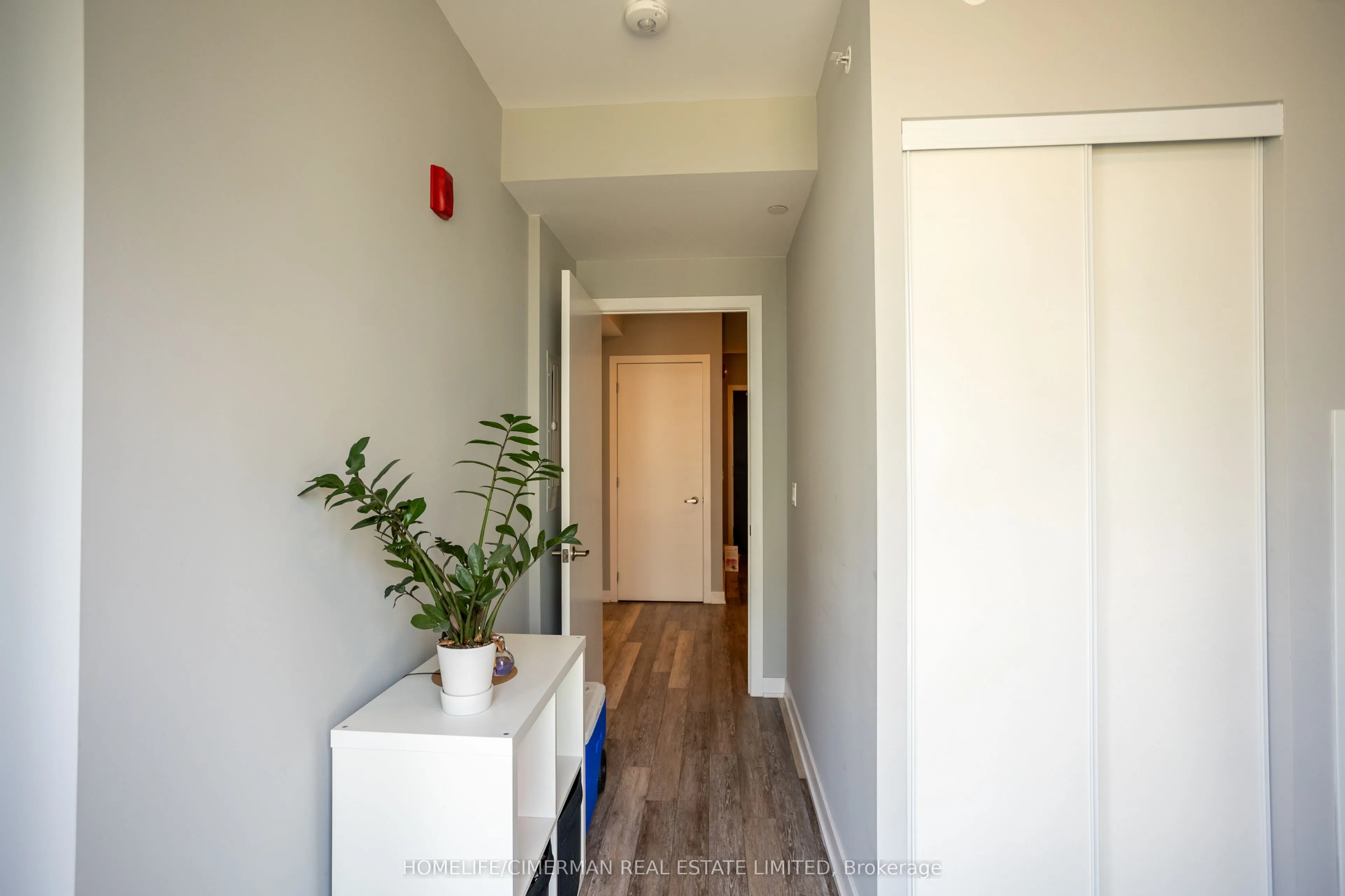 5260 Dundas Street, #C323