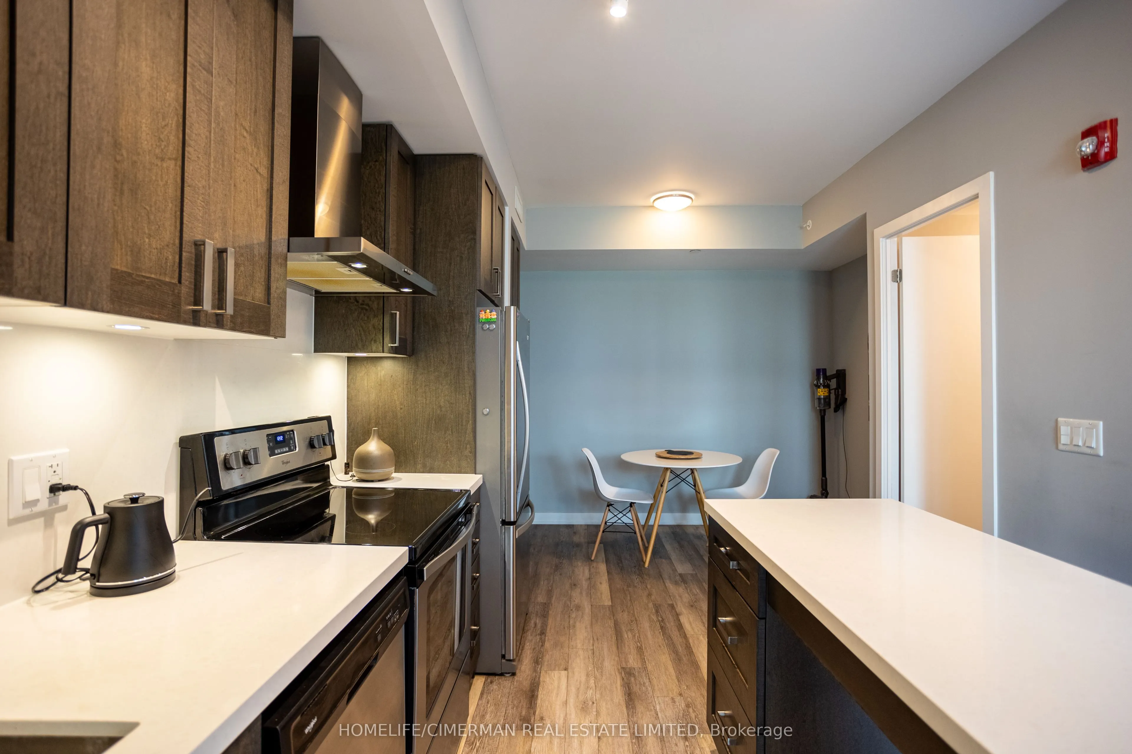 5260 Dundas Street, #C323