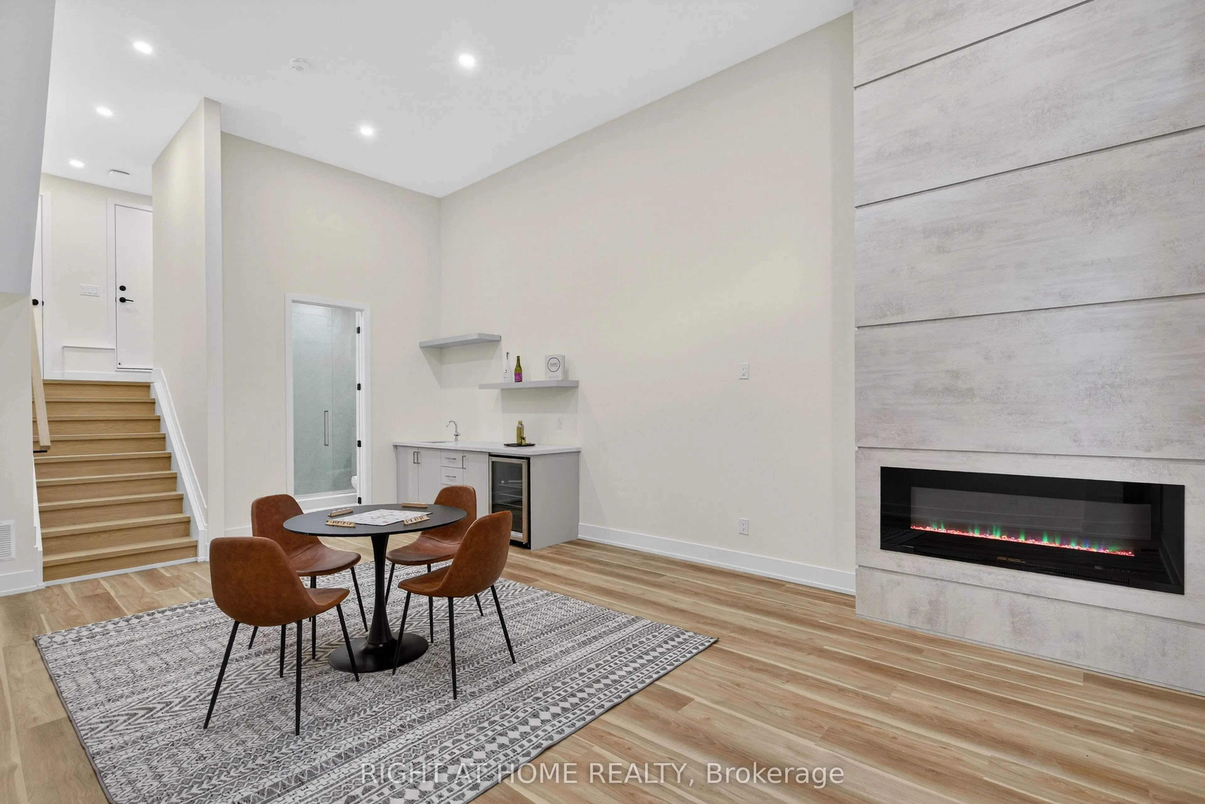 15A ROSEMEADE Avenue
