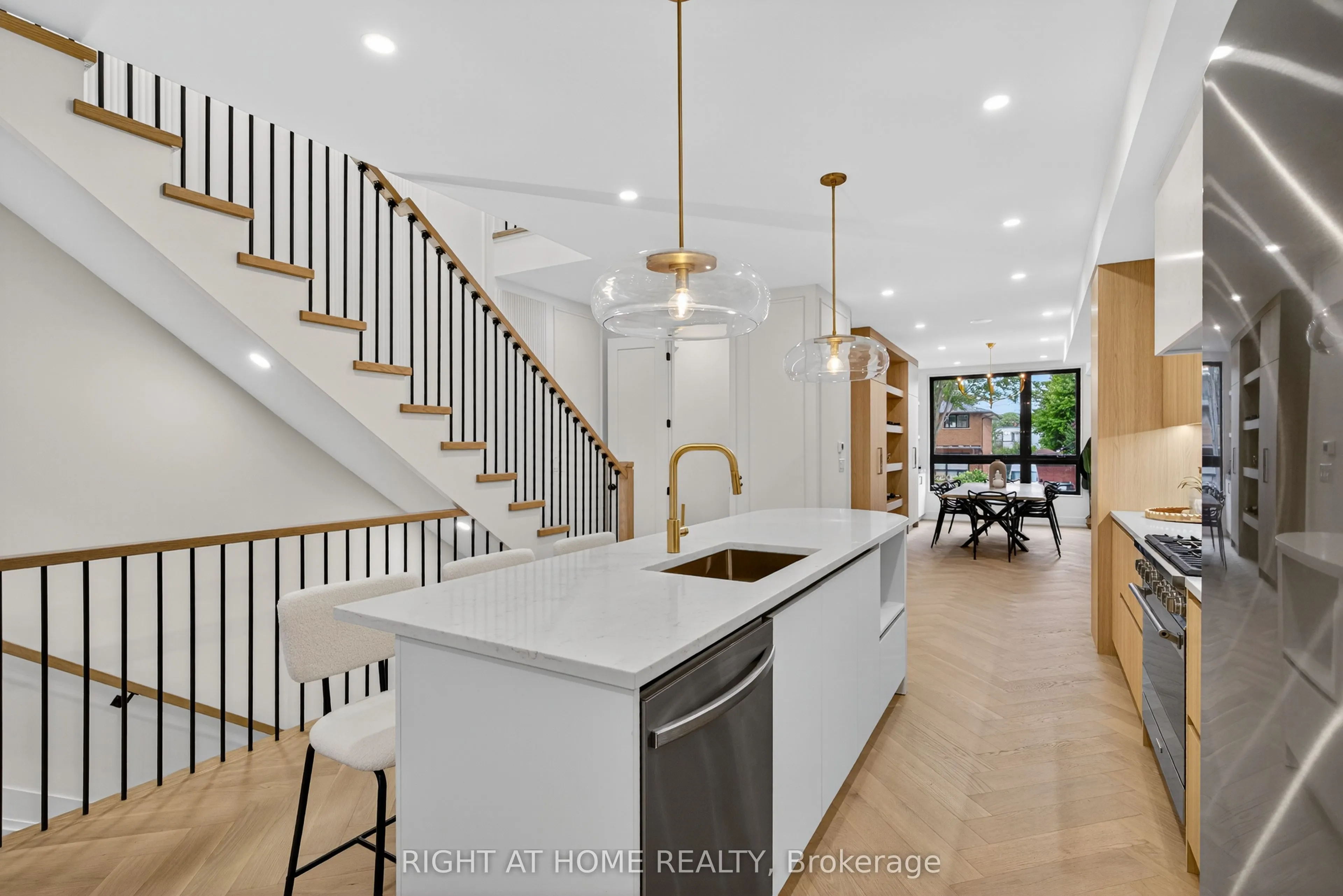 15A ROSEMEADE Avenue