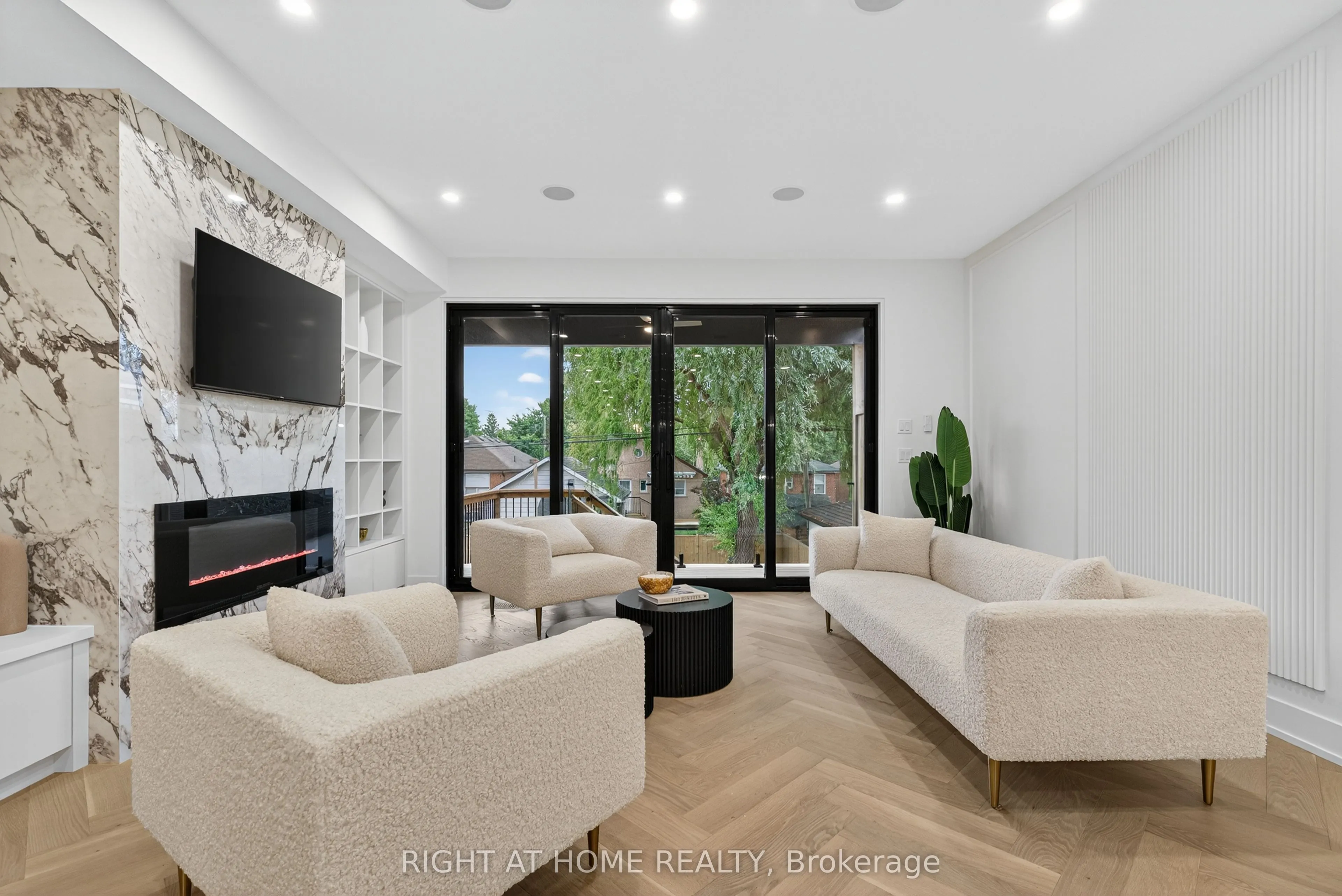 15A ROSEMEADE Avenue