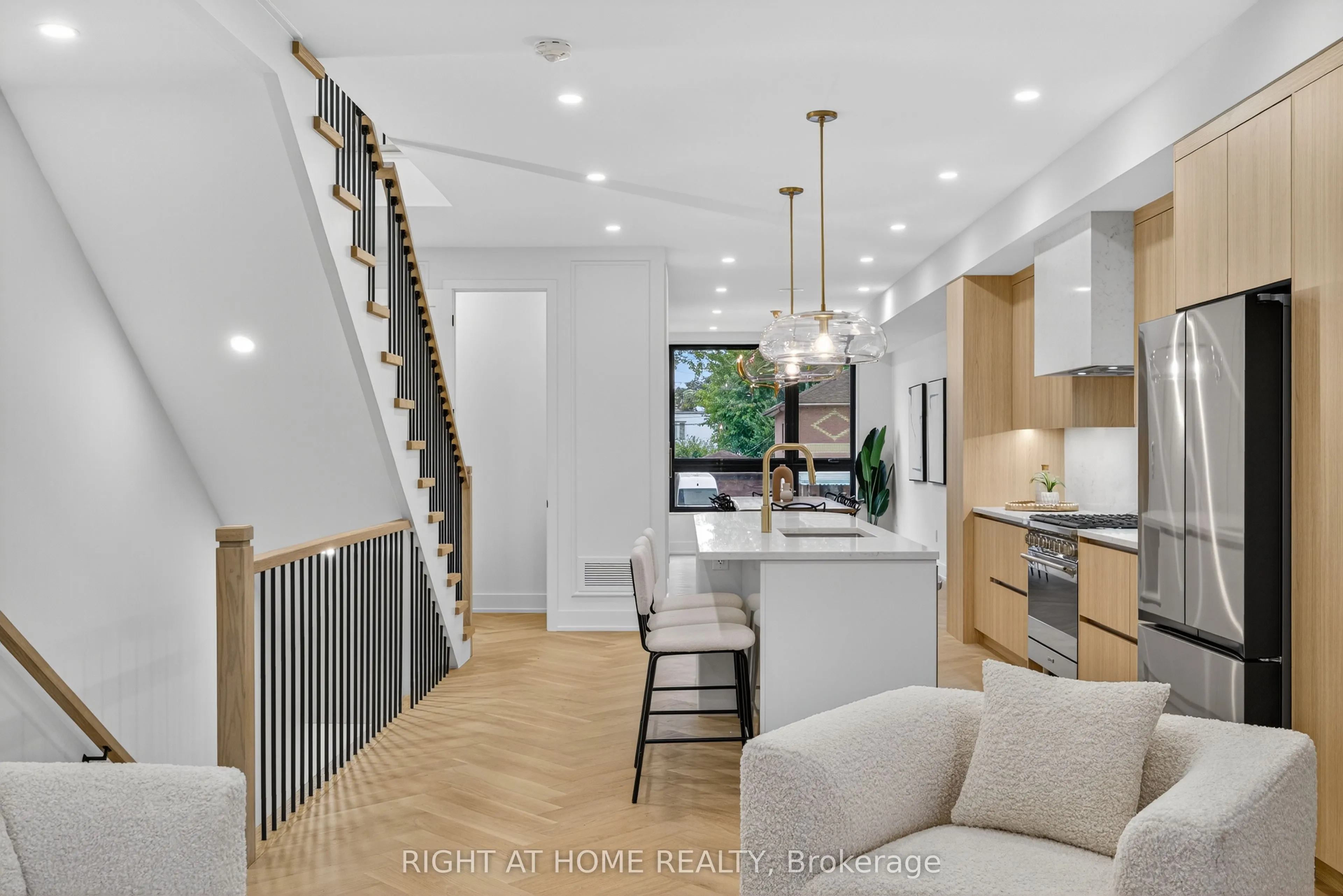 15A ROSEMEADE Avenue