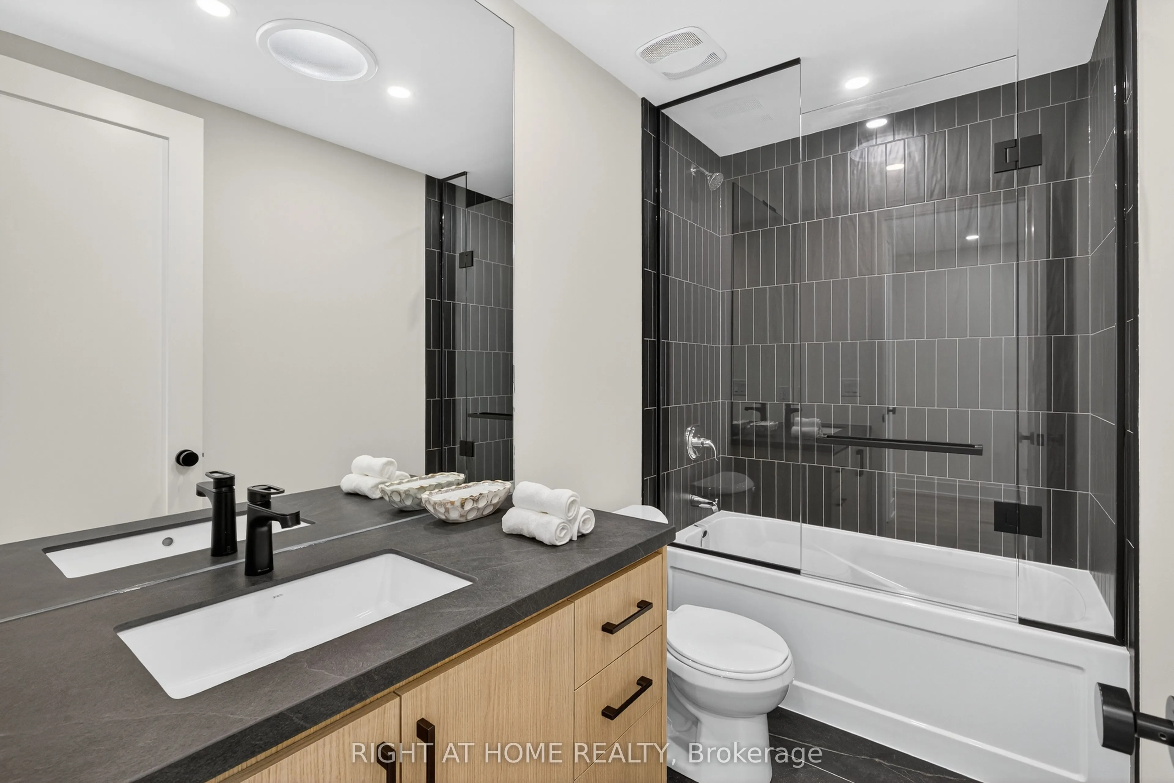 15A ROSEMEADE Avenue