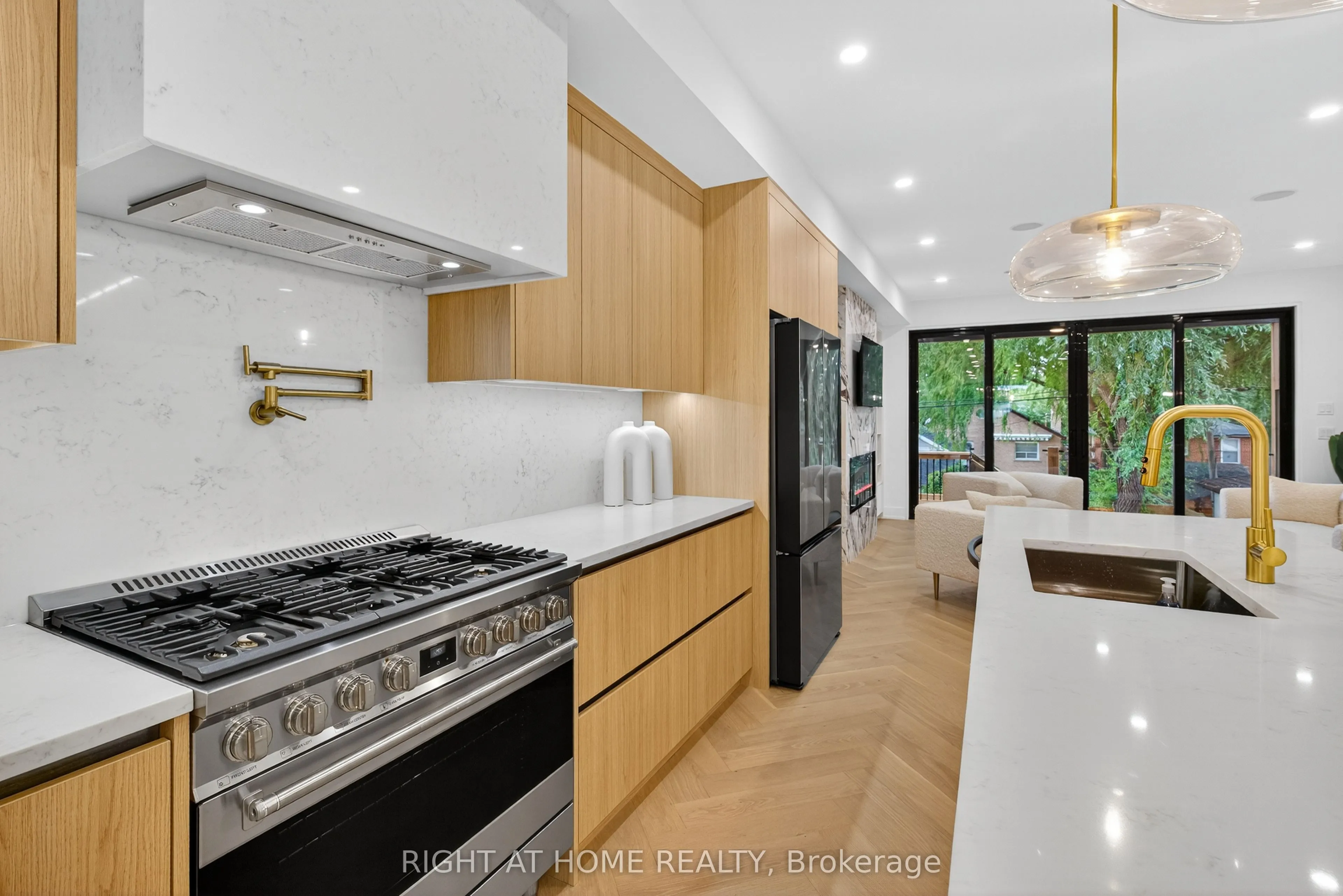 15A ROSEMEADE Avenue