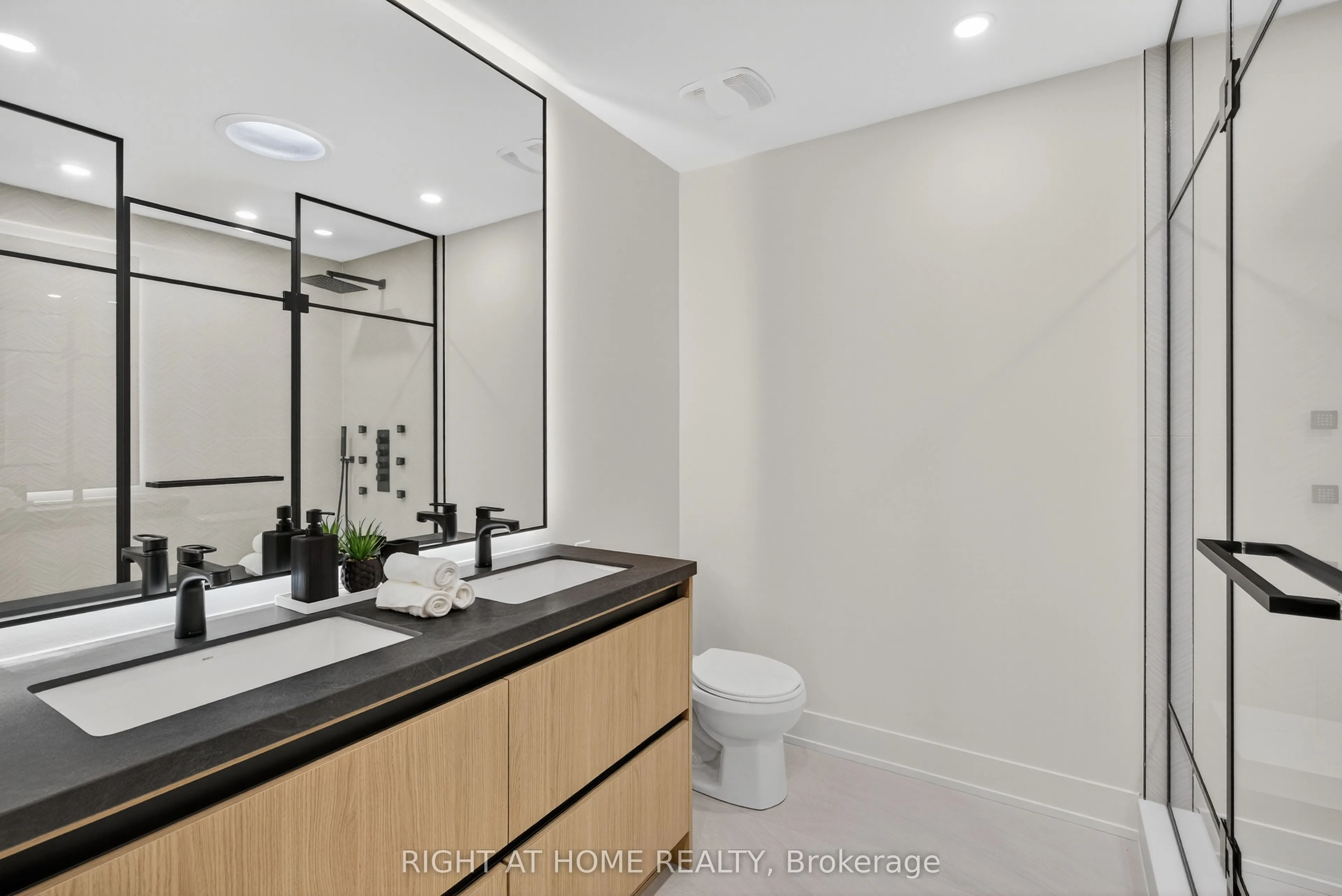 15A ROSEMEADE Avenue