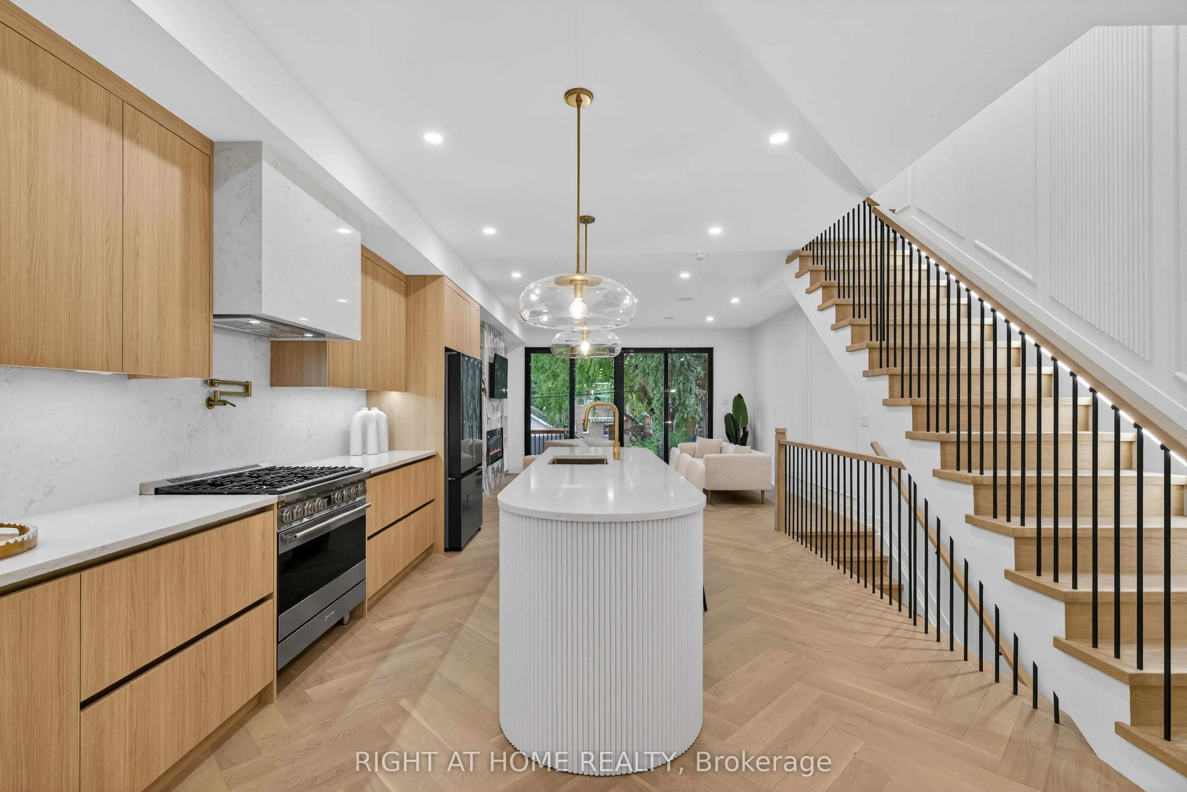 15A ROSEMEADE Avenue