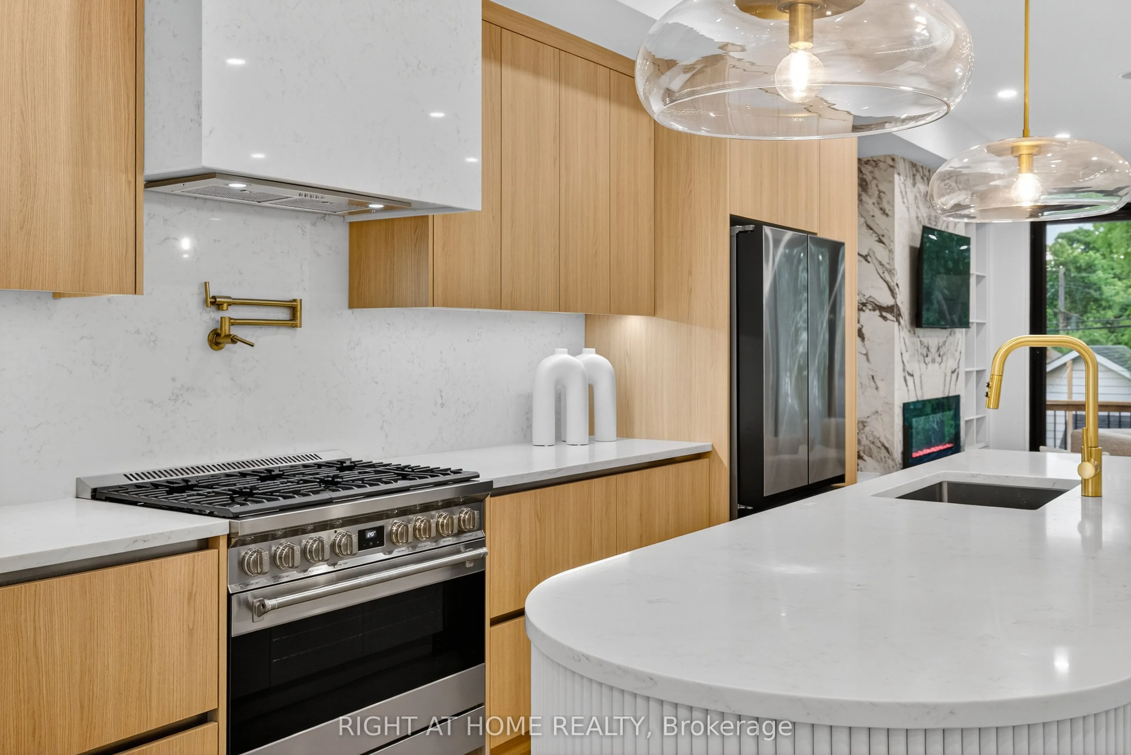 15A ROSEMEADE Avenue