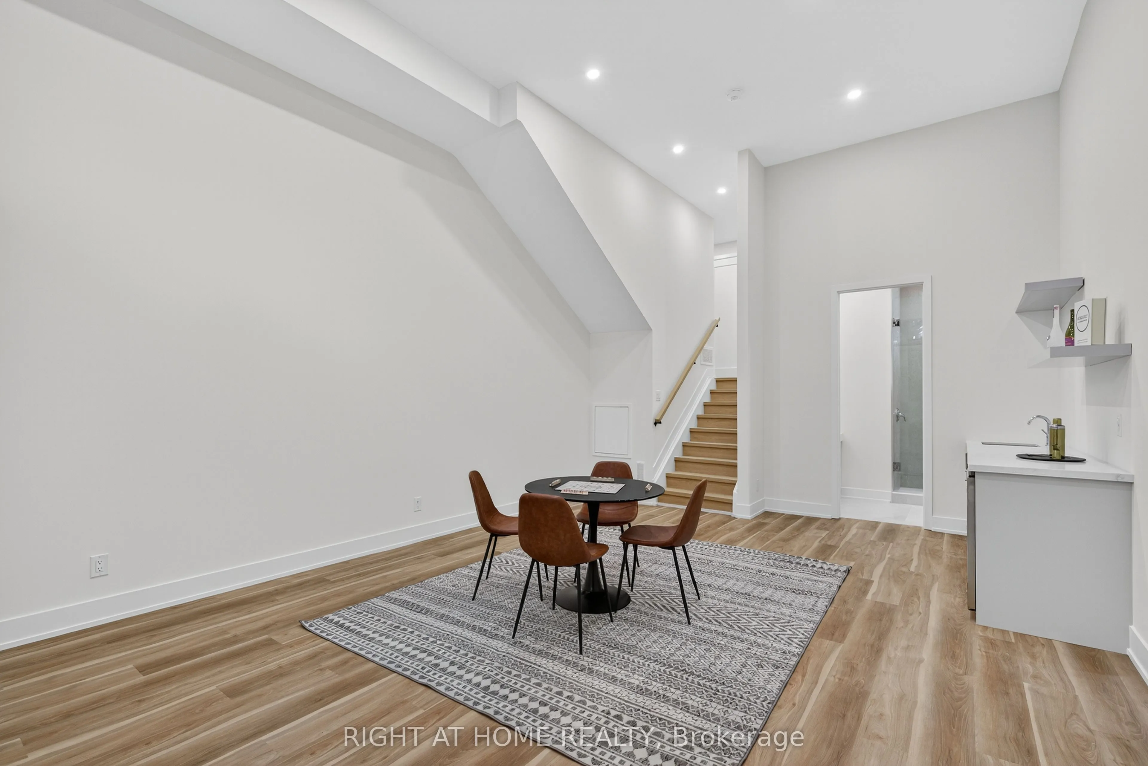 15A ROSEMEADE Avenue