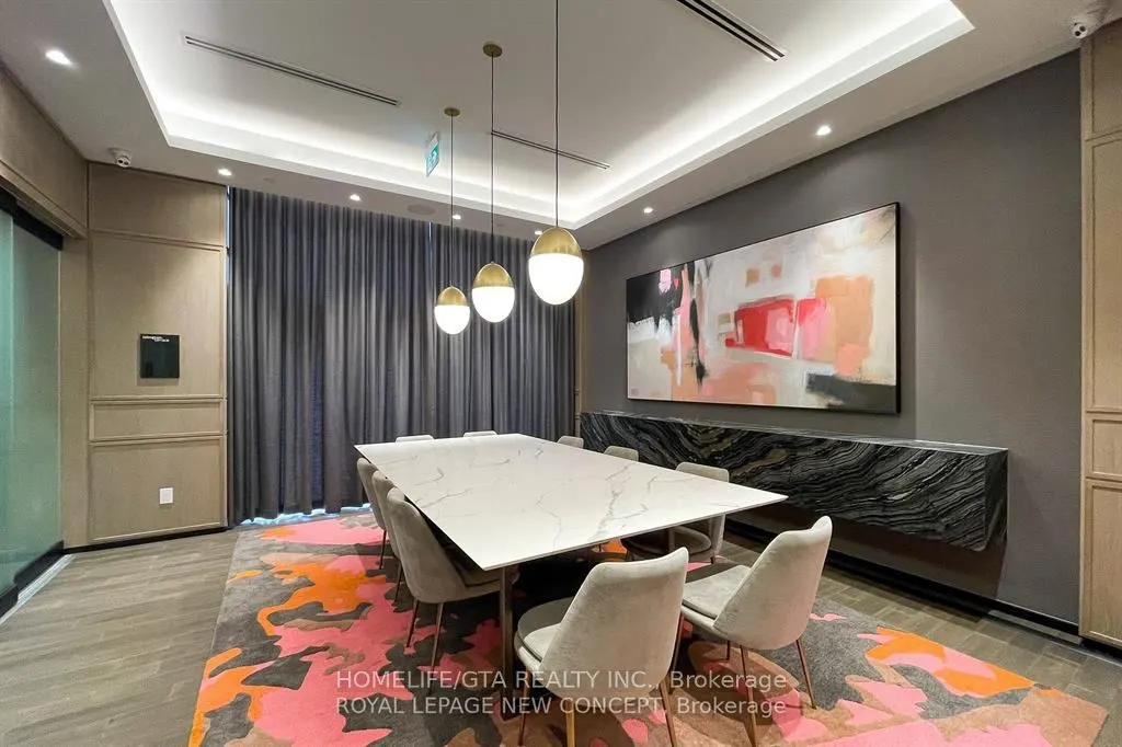 5 Mabelle Avenue, #329