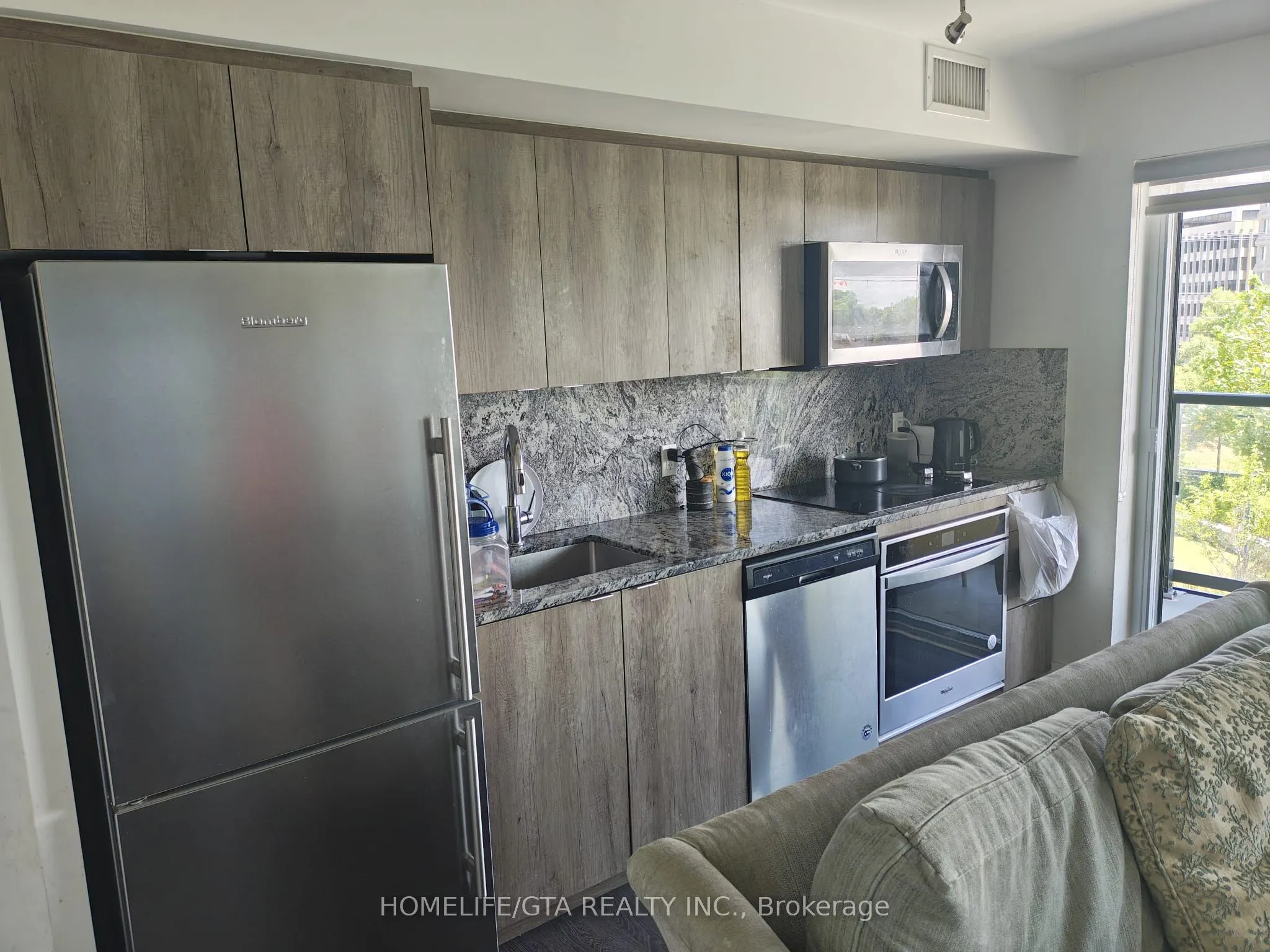 5 Mabelle Avenue, #329