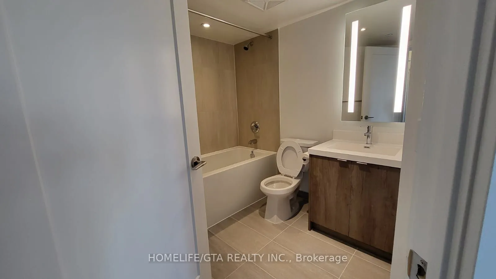 5 Mabelle Avenue, #329