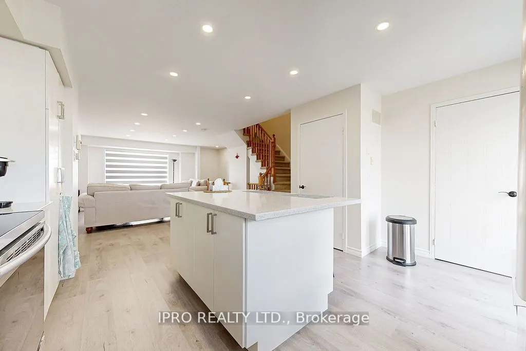 3088 Eglinton Avenue W, #85