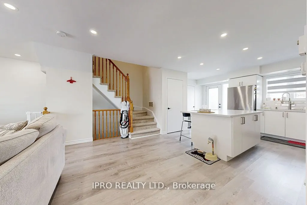 3088 Eglinton Avenue W, #85