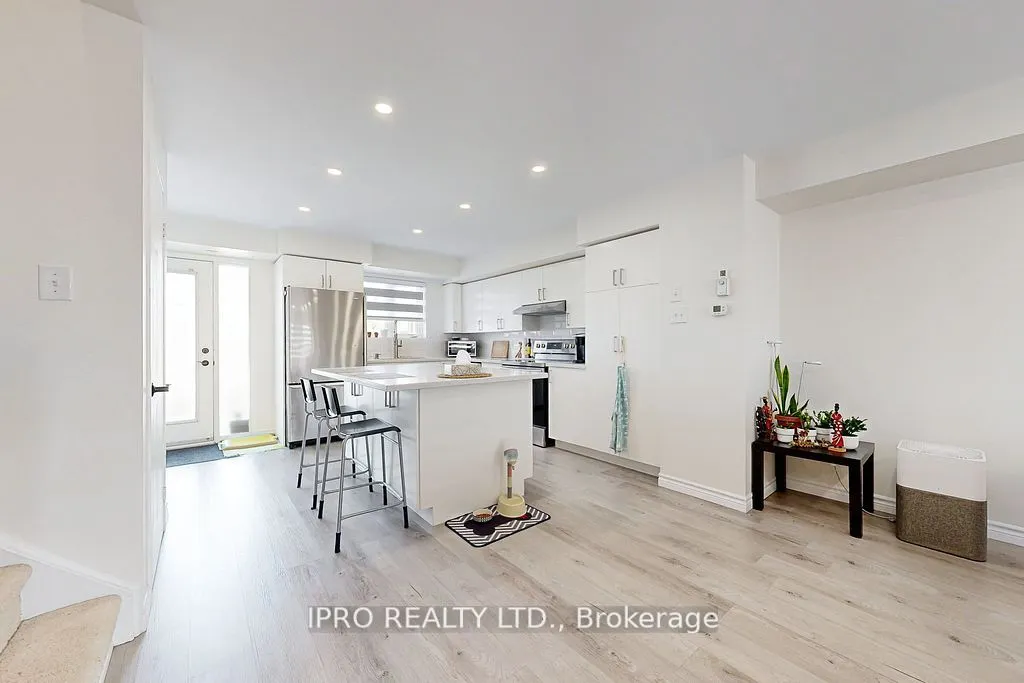 3088 Eglinton Avenue W, #85