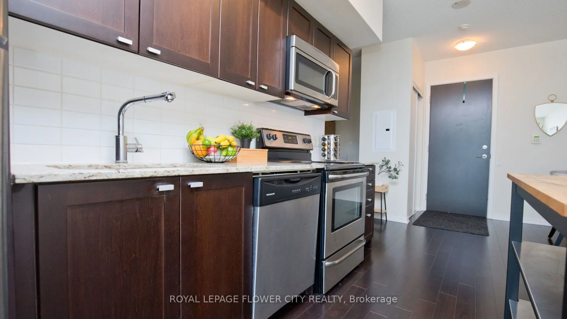 105 The Queensway Avenue, #415