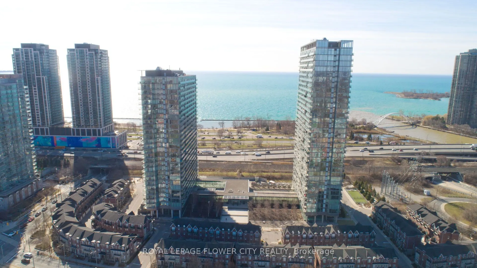 105 The Queensway Avenue, #415