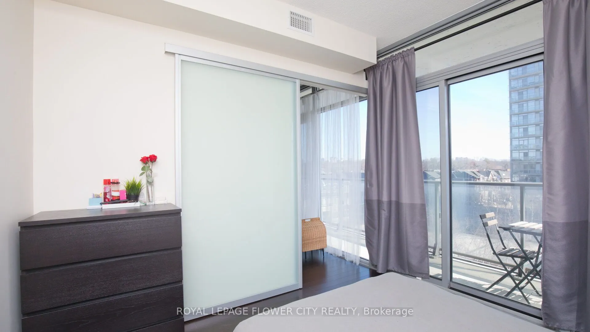 105 The Queensway Avenue, #415