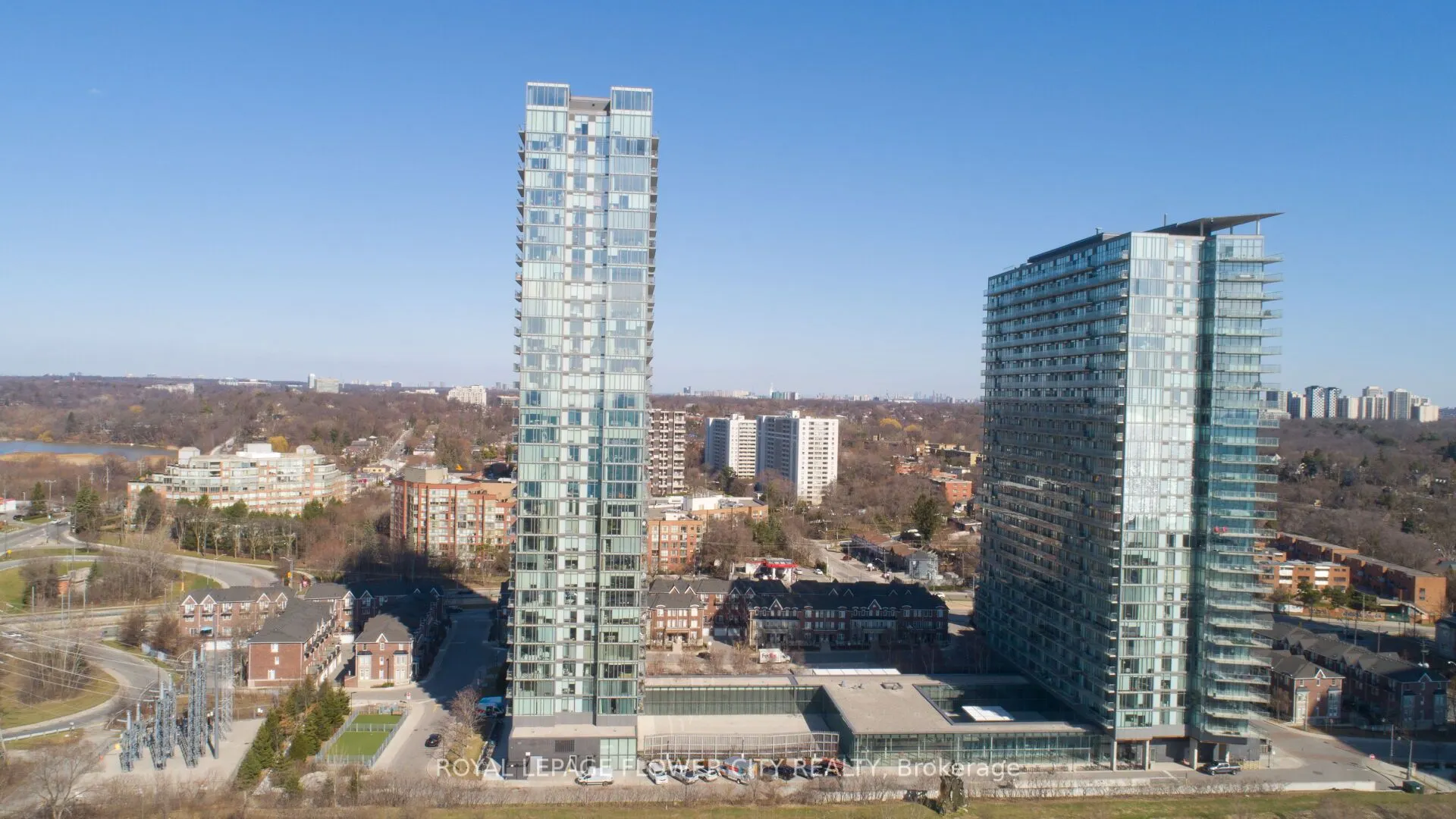 105 The Queensway Avenue, #415