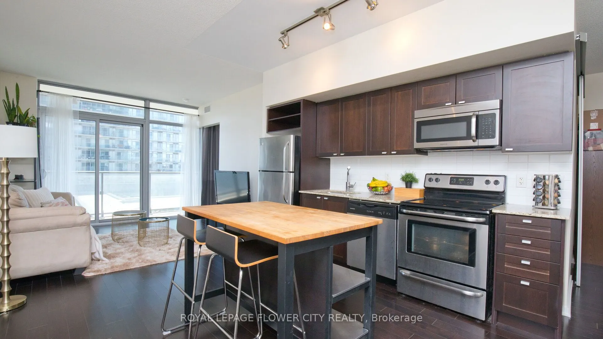 105 The Queensway Avenue, #415
