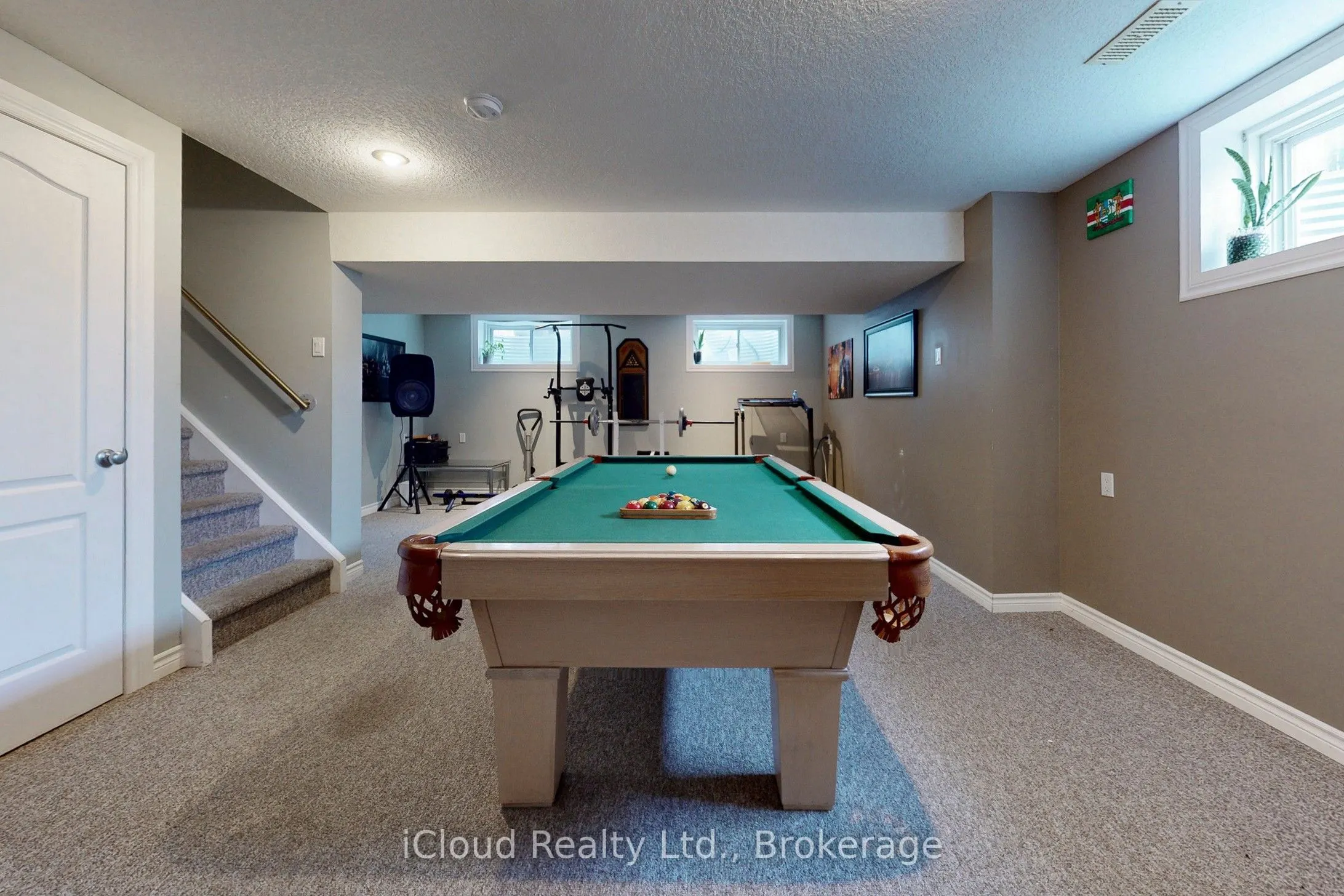 49 Oak Ridge Drive