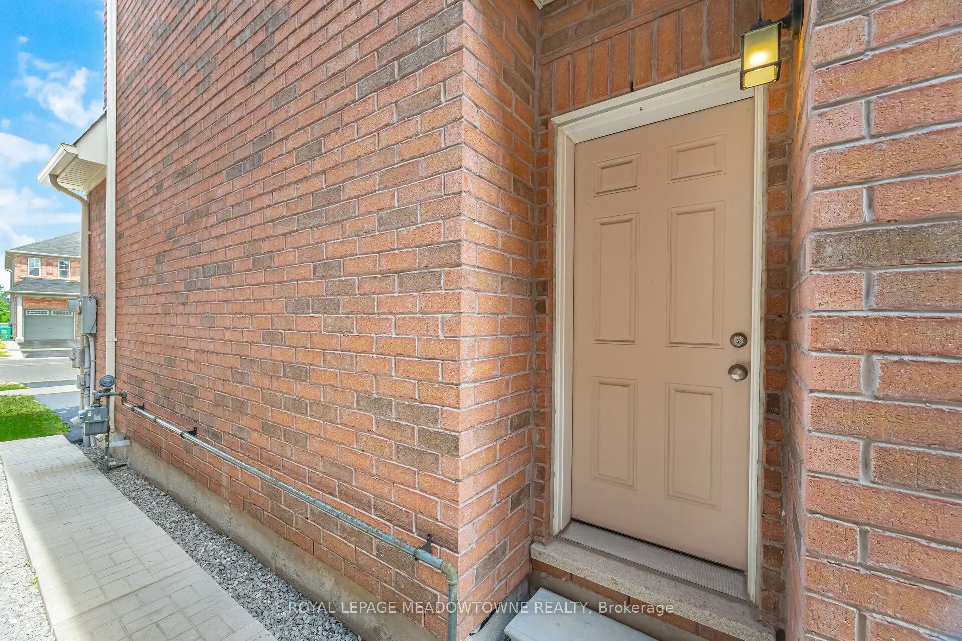 2 Lothbury Drive