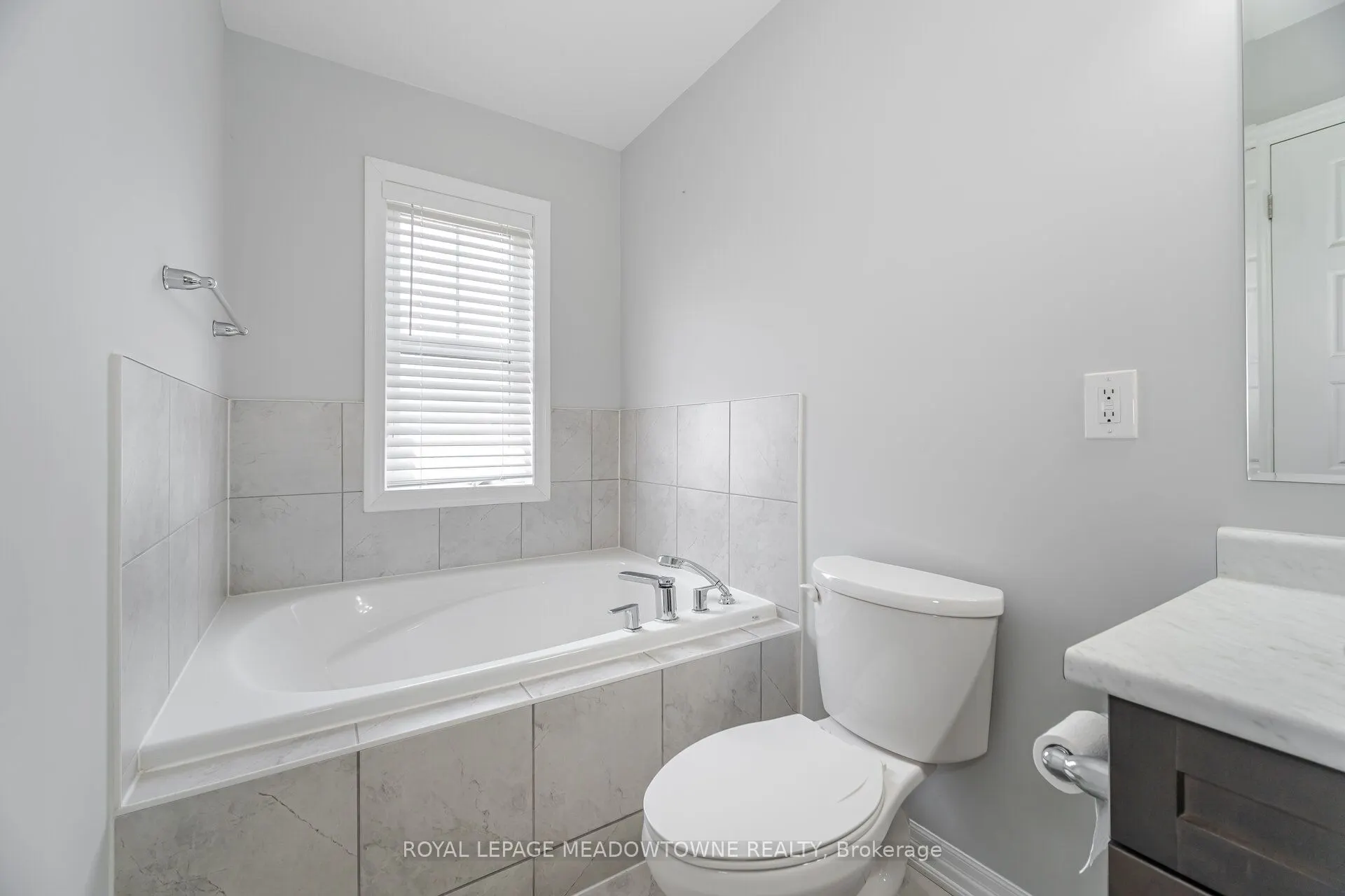 2 Lothbury Drive