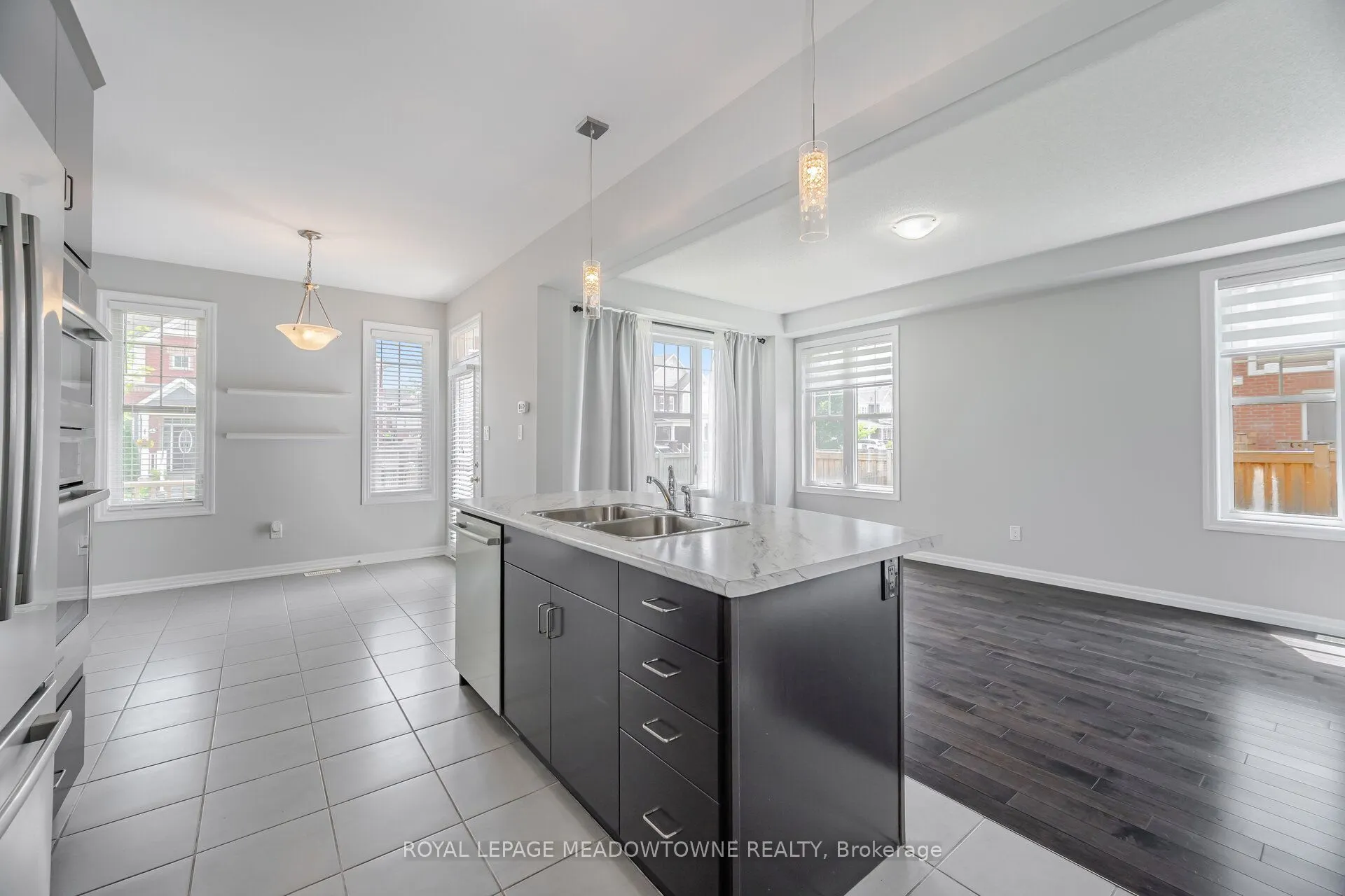 2 Lothbury Drive
