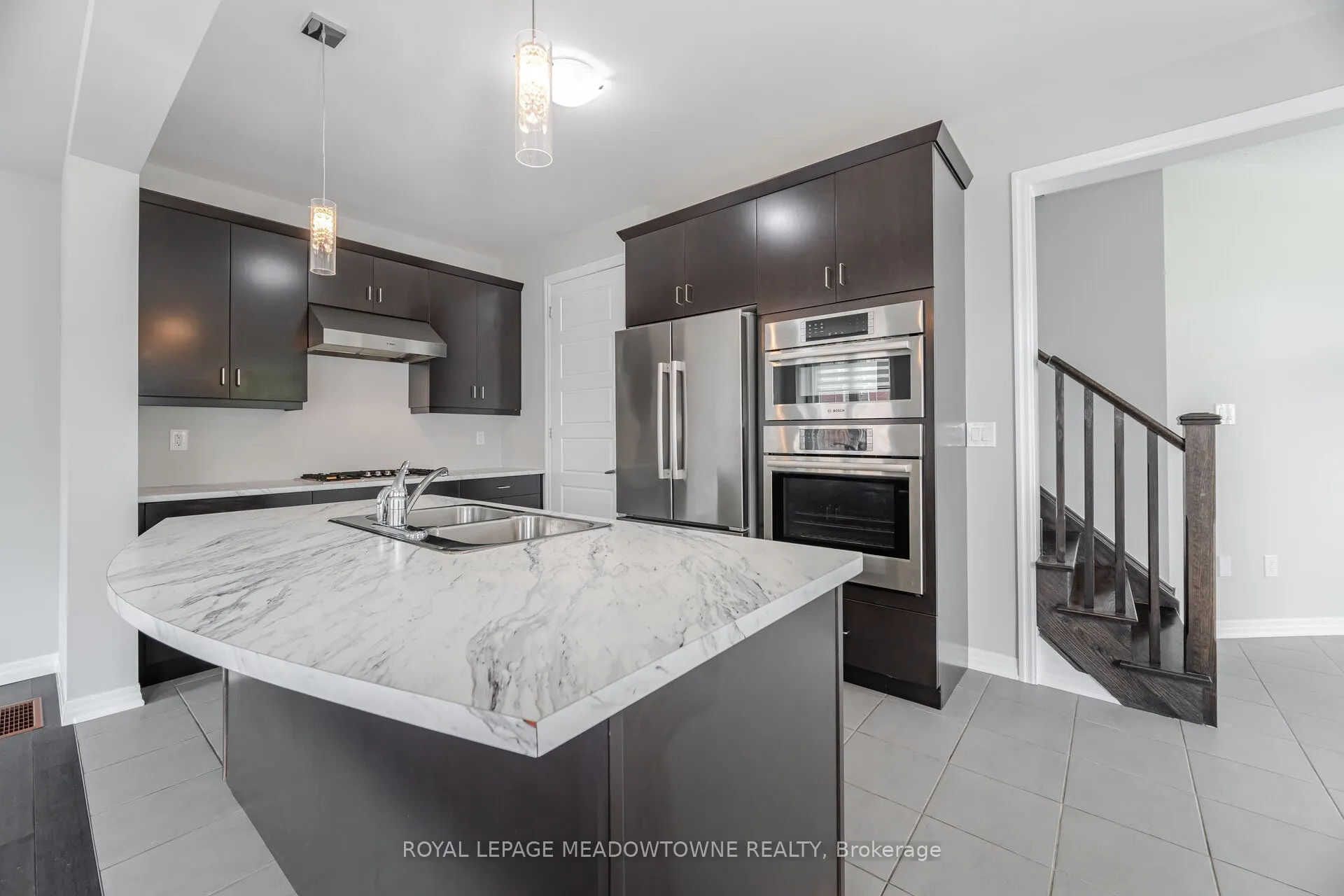 2 Lothbury Drive