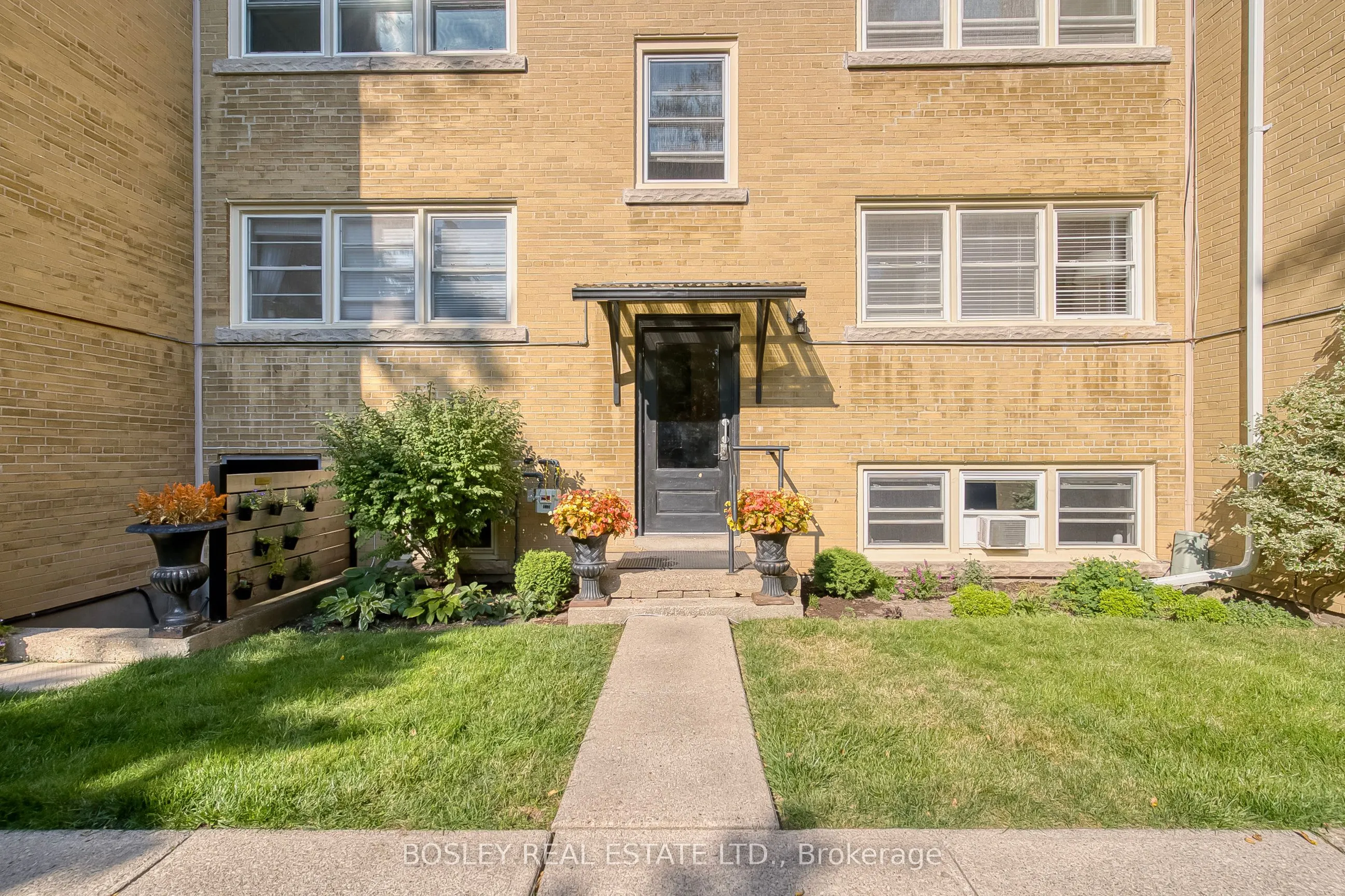 288 Reynolds Street, #16