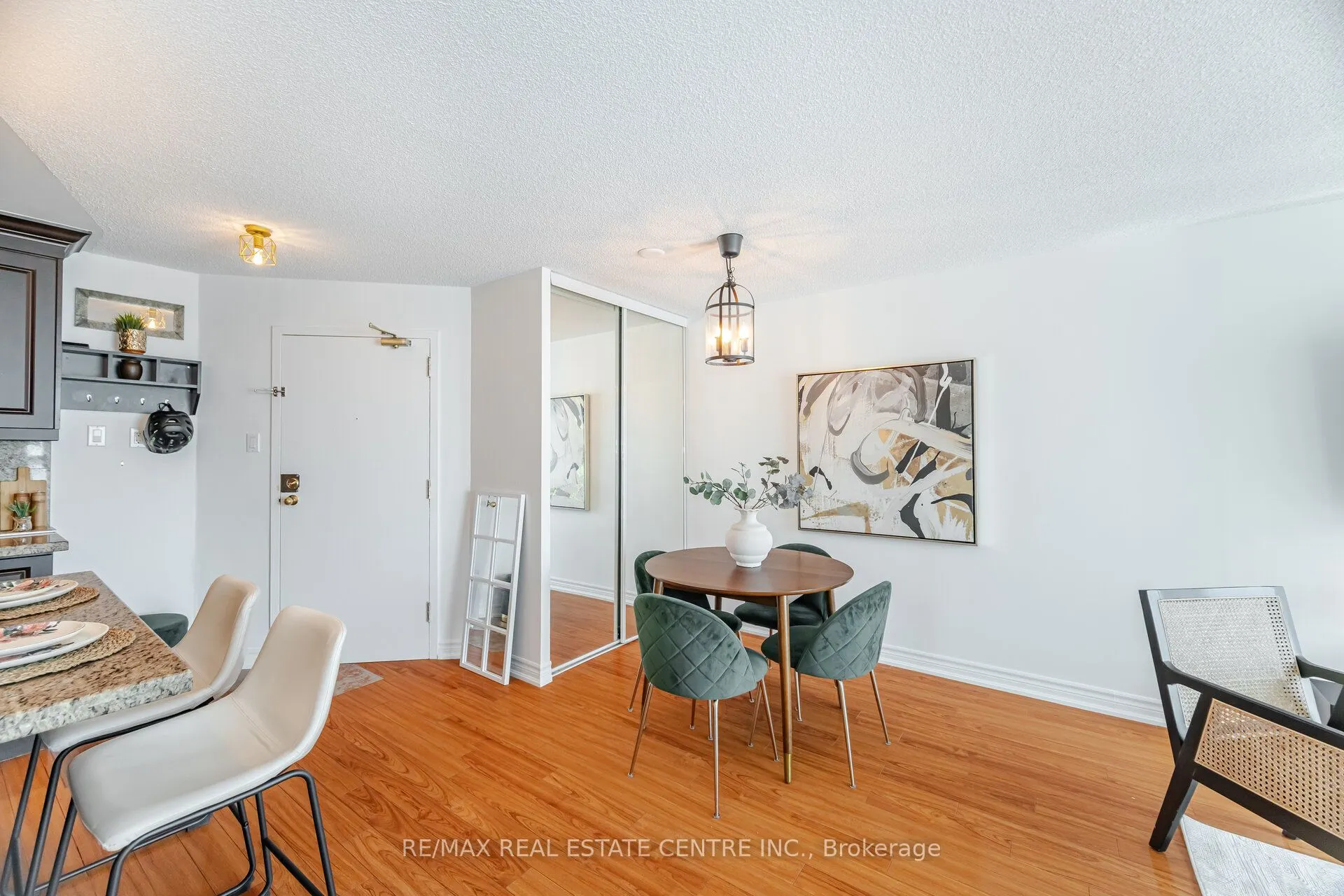 25 Trailwood Drive, #402