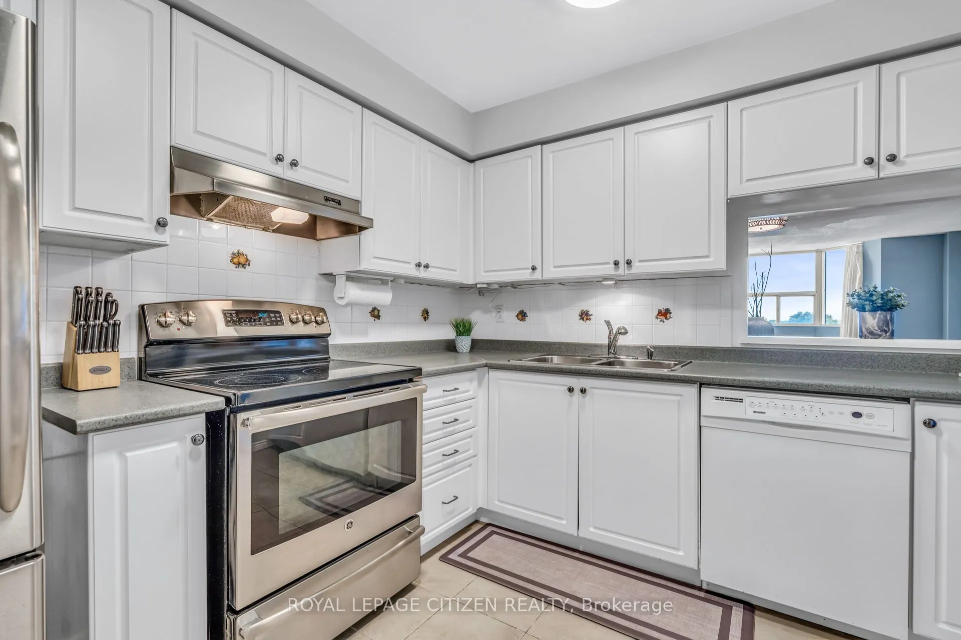 3845 Lake Shore Boulevard W, #710