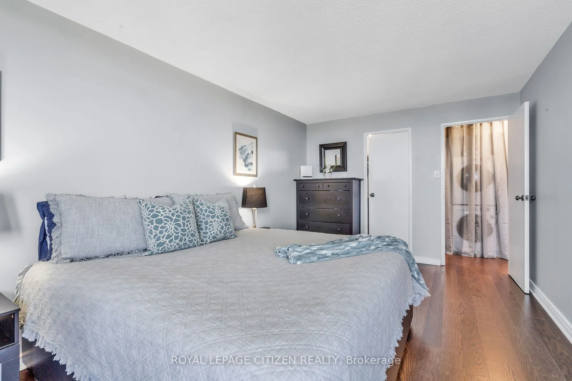 3845 Lake Shore Boulevard W, #710