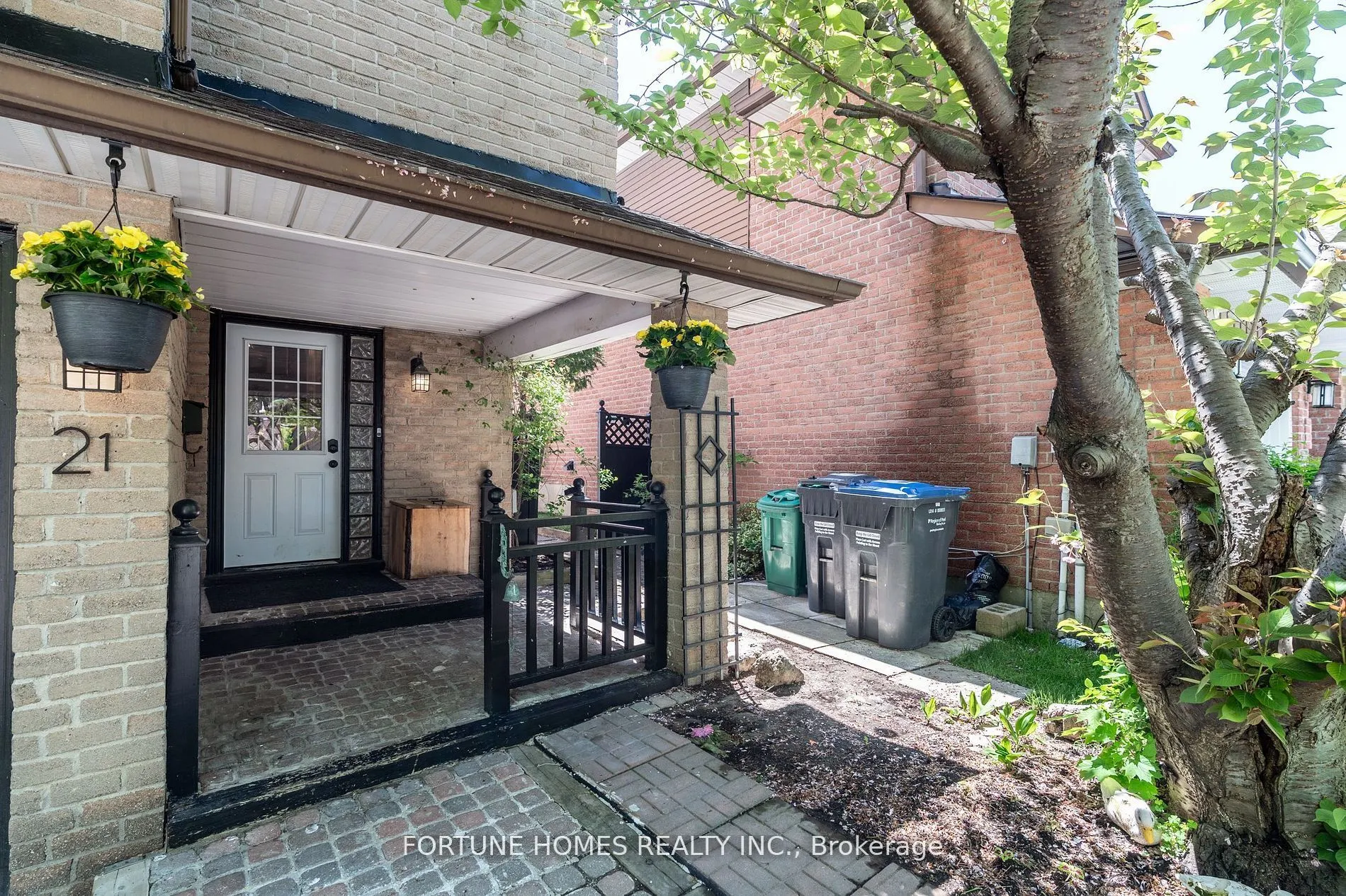 21 Garden Avenue