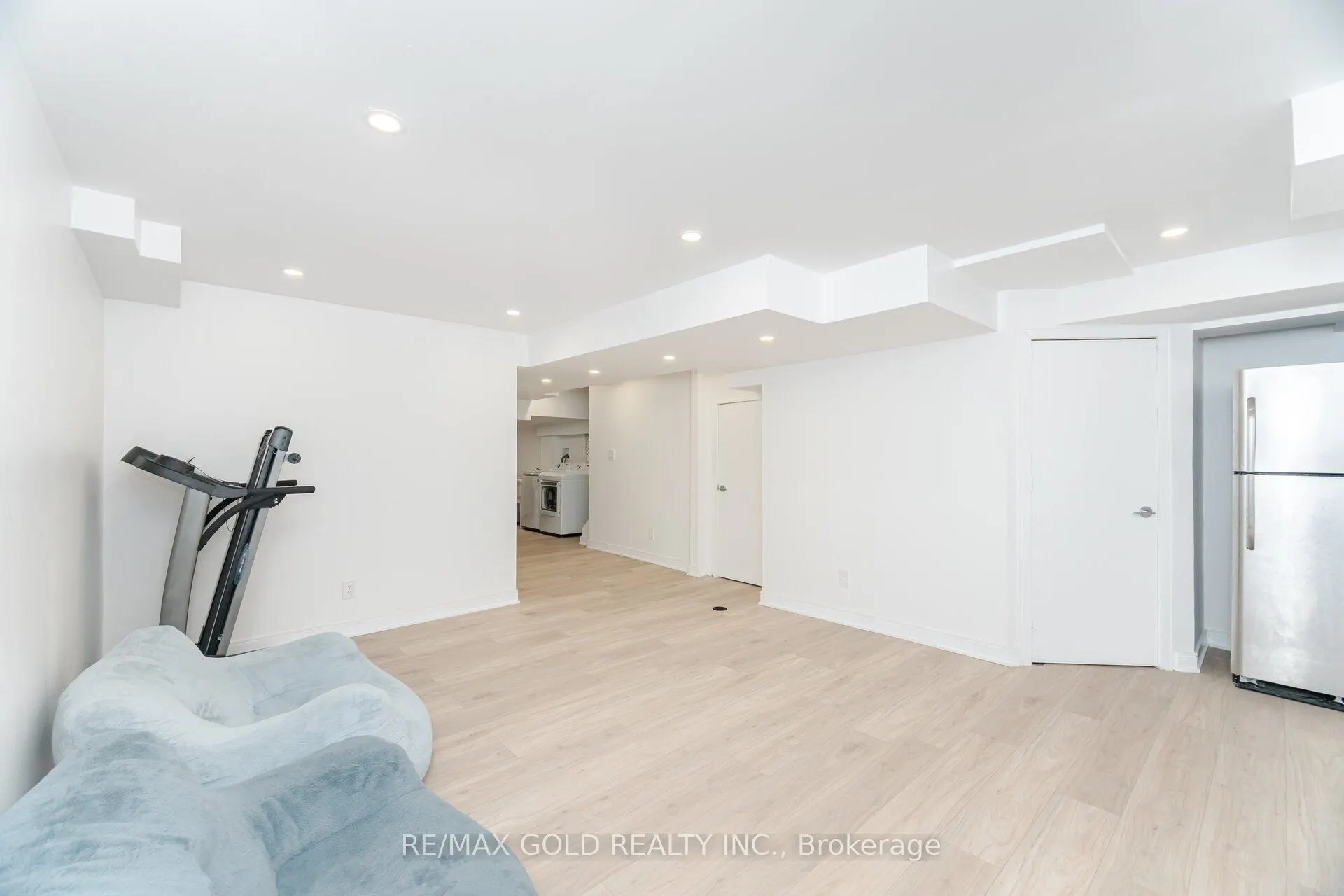 6 Rouge Street