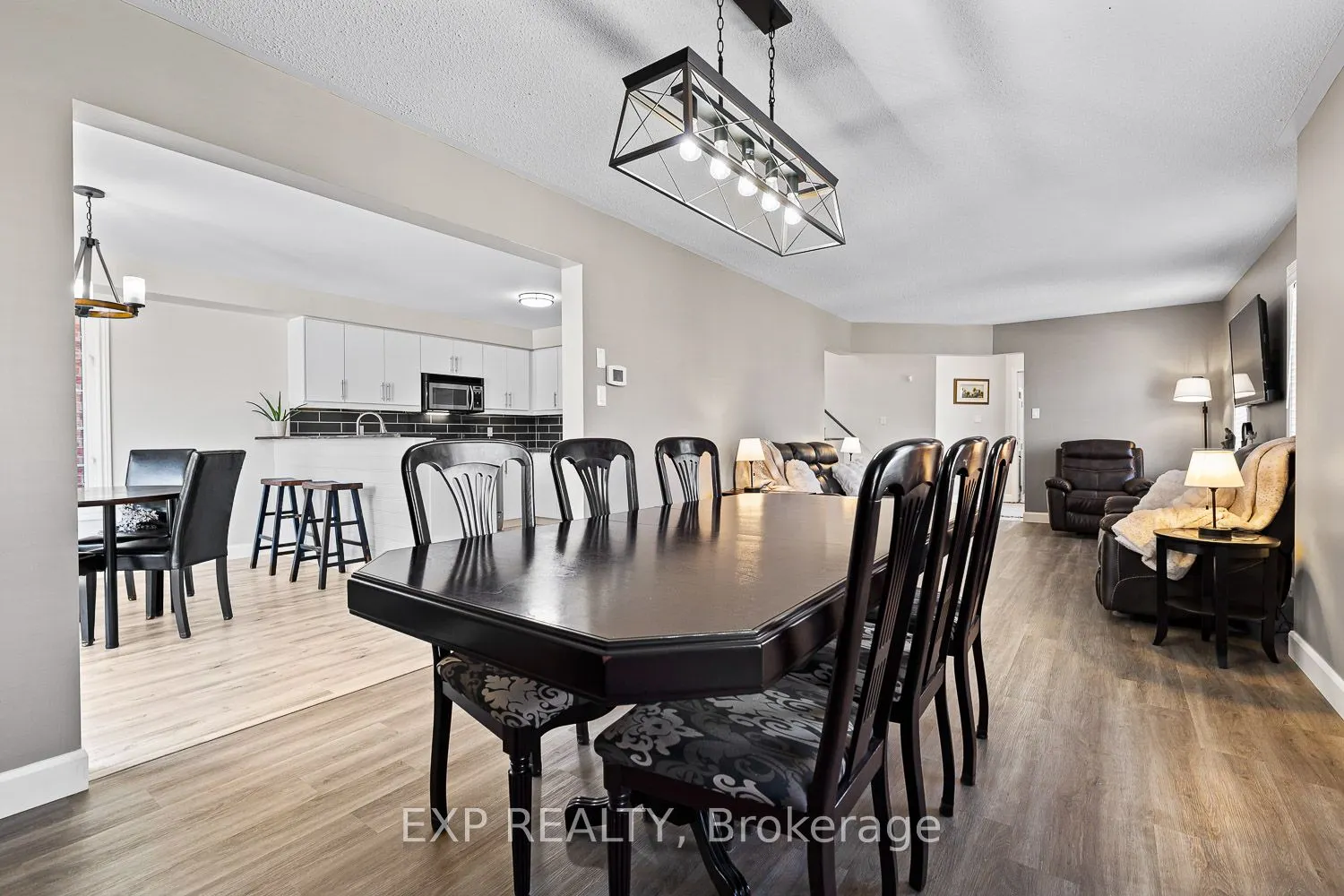 46 Emily Carr Crescent