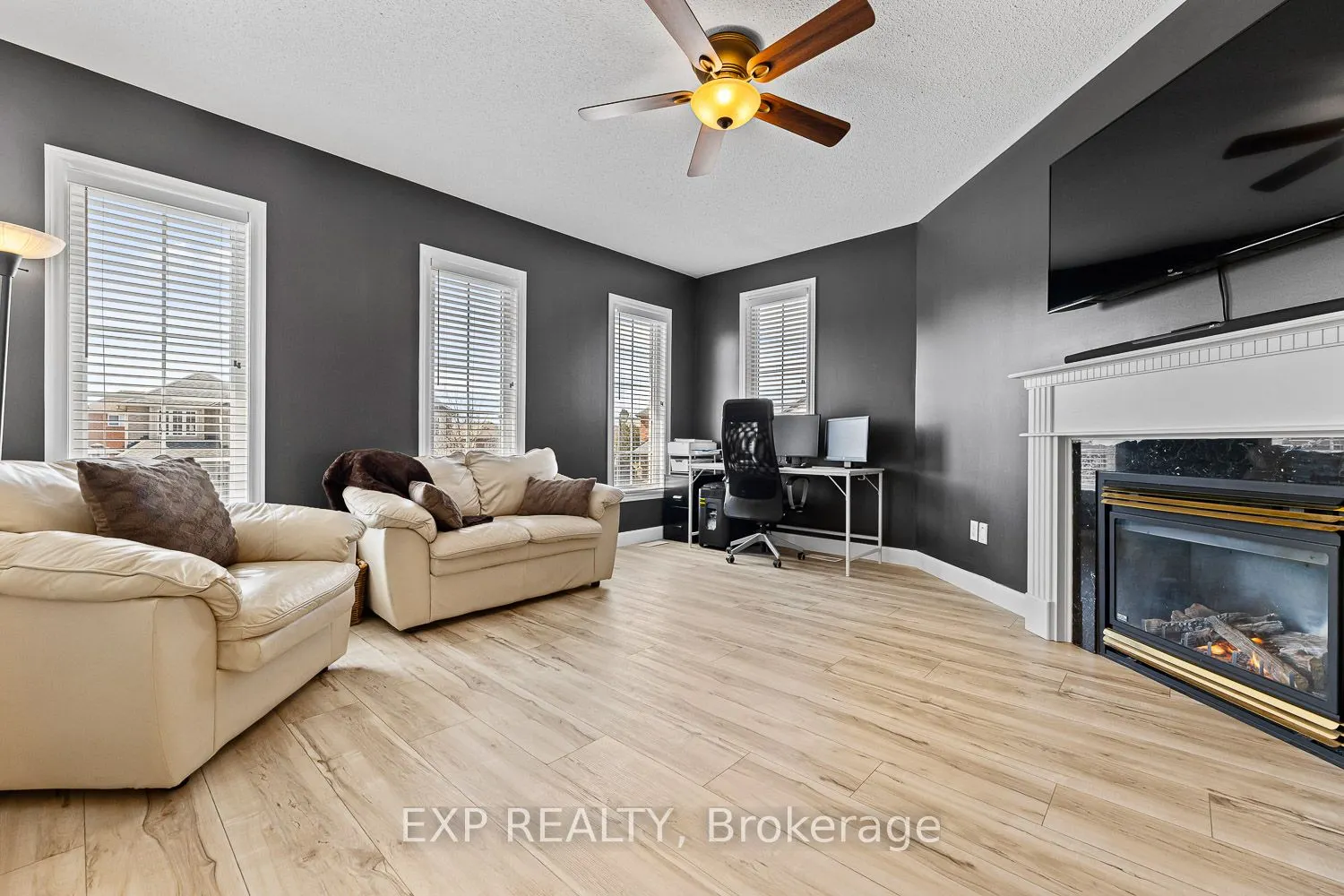 46 Emily Carr Crescent