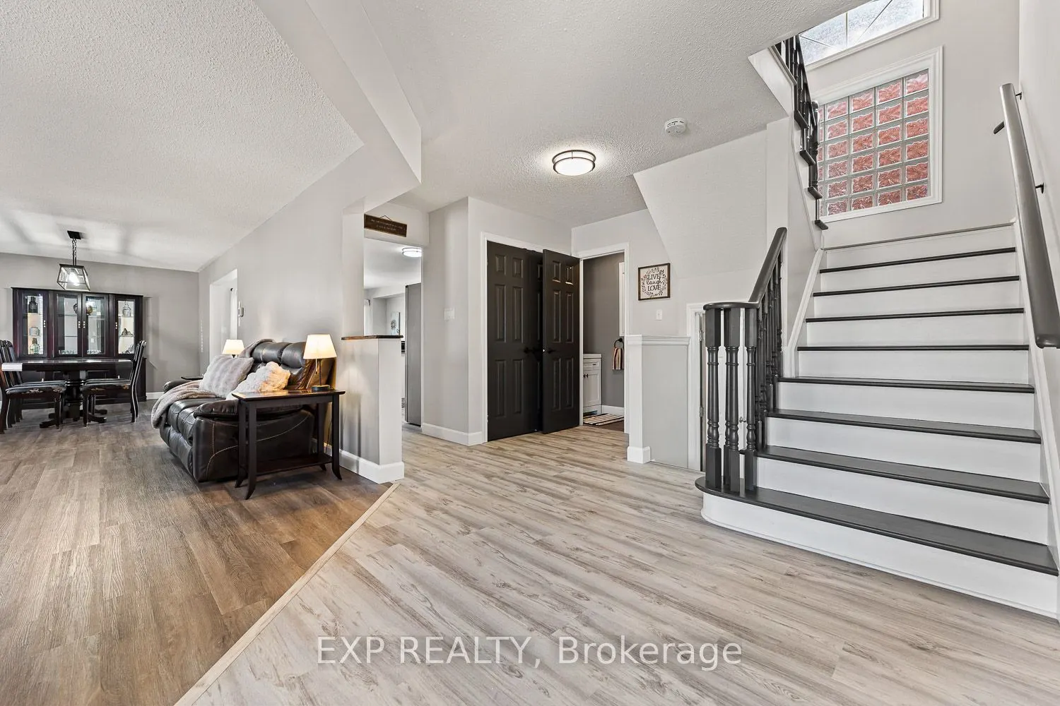 46 Emily Carr Crescent