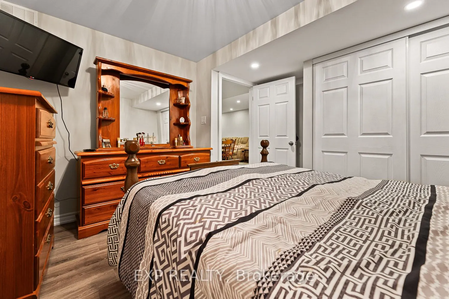 46 Emily Carr Crescent