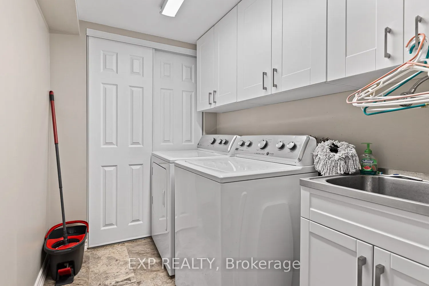 46 Emily Carr Crescent