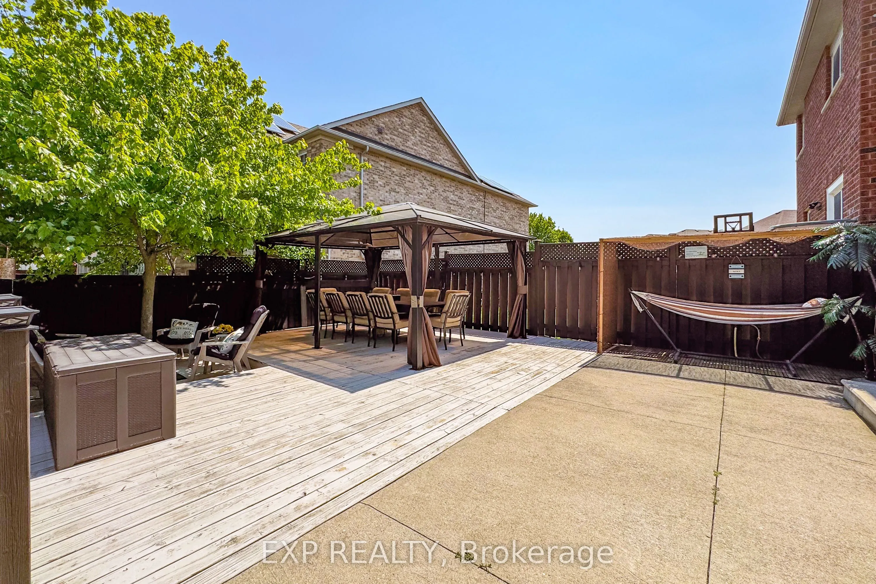 46 Emily Carr Crescent