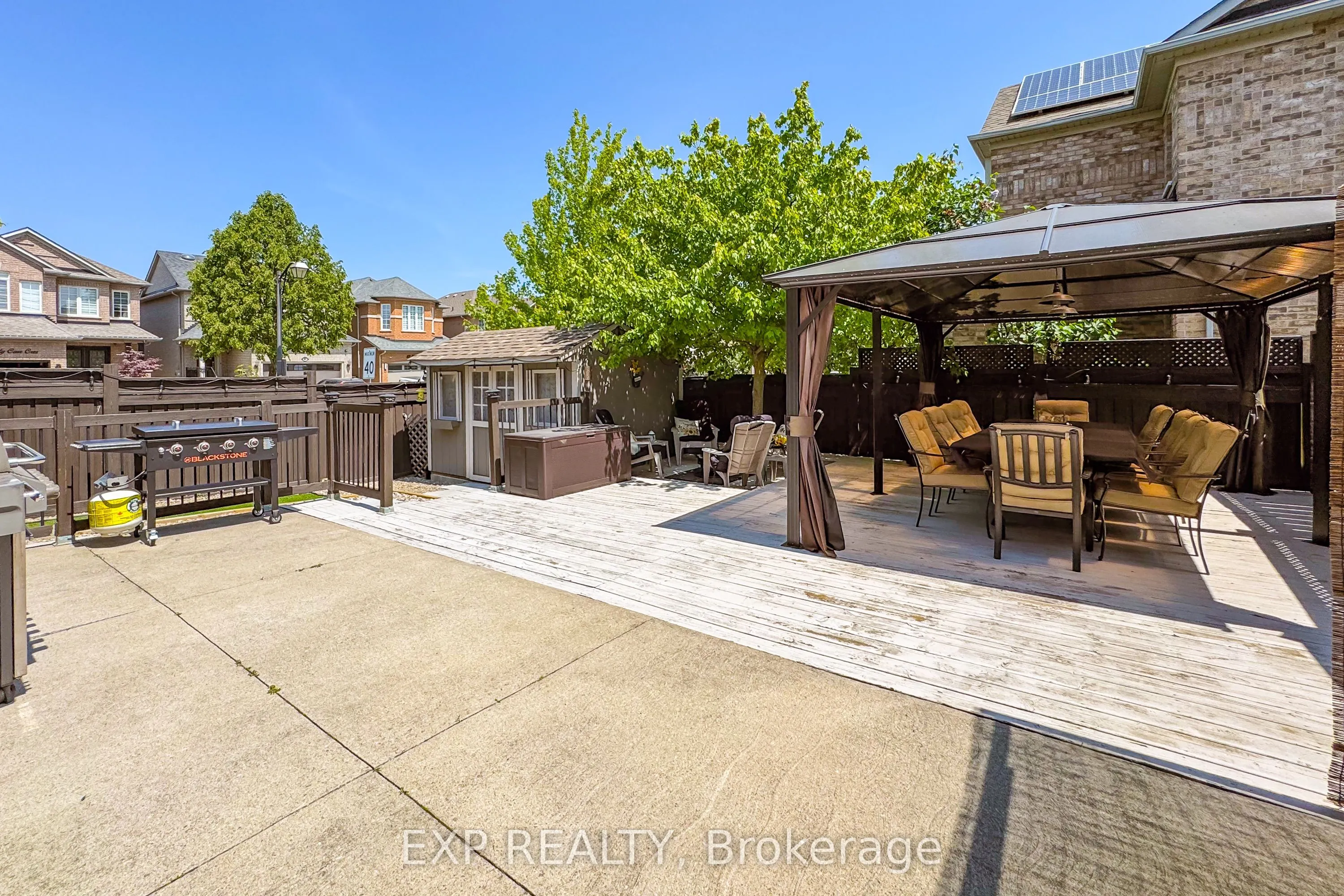46 Emily Carr Crescent