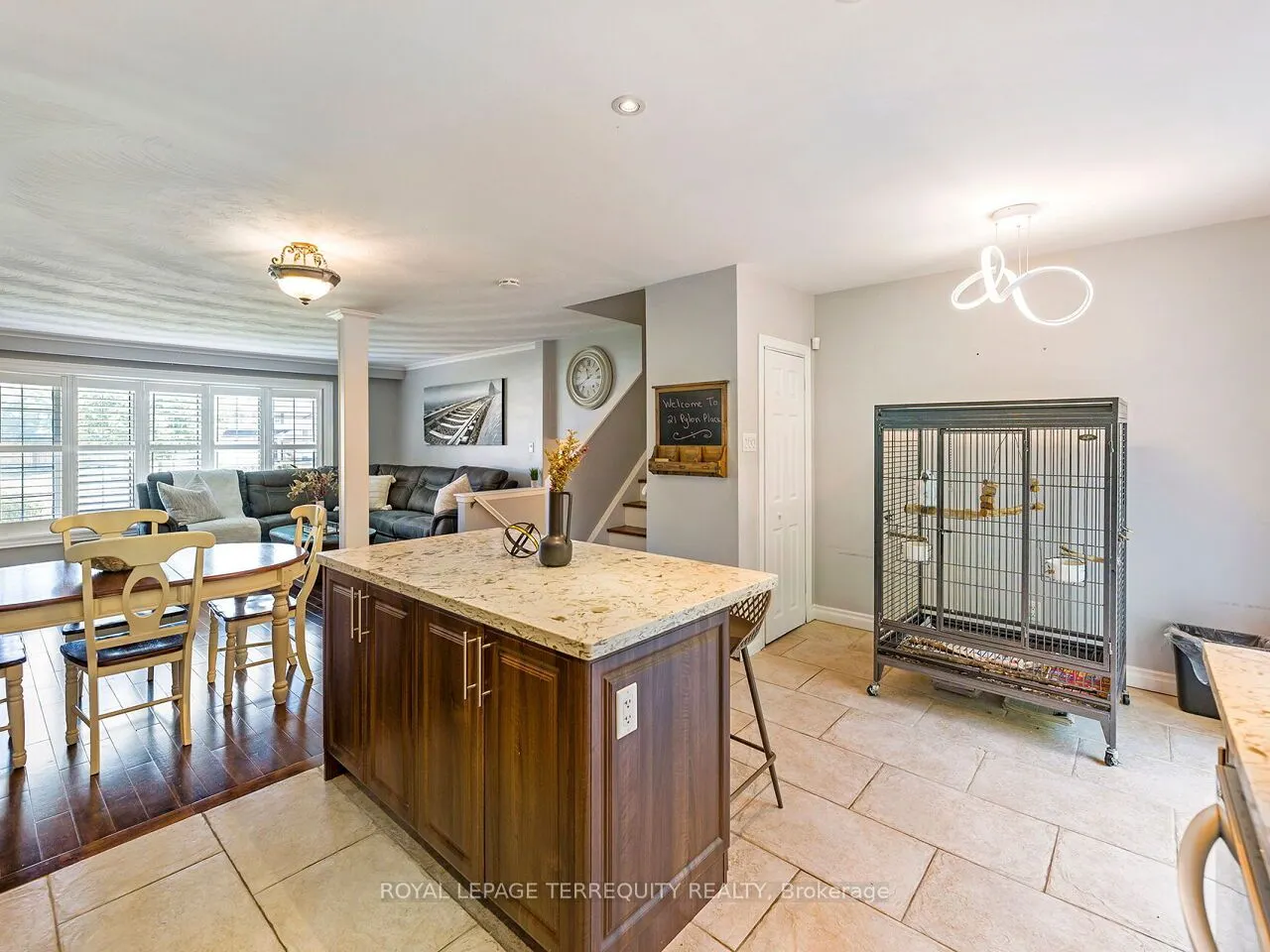 21 Pylon Place