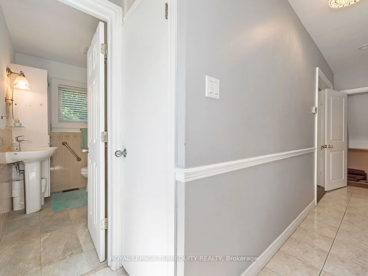 21 Pylon Place