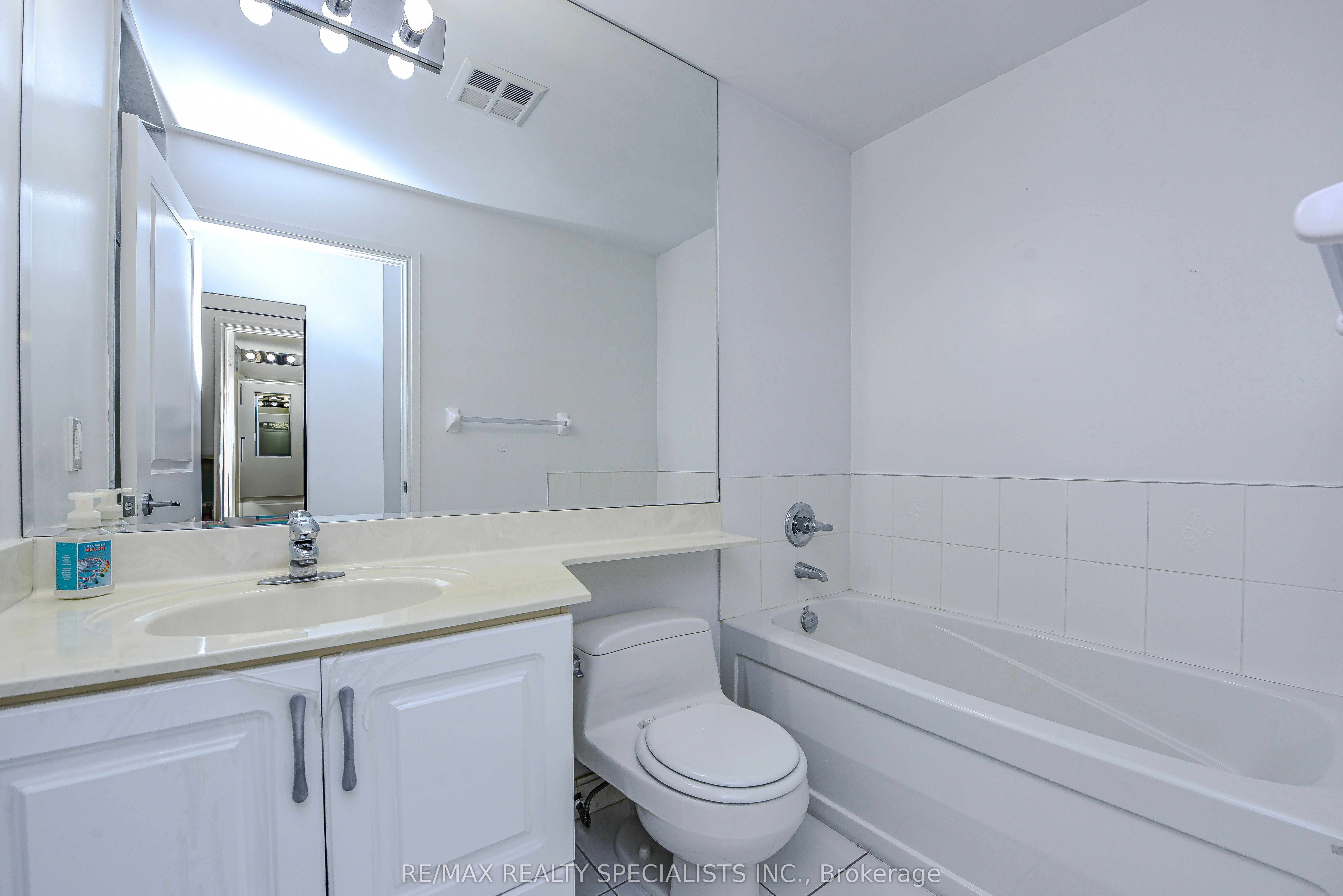 70 Absolute Avenue, #1206