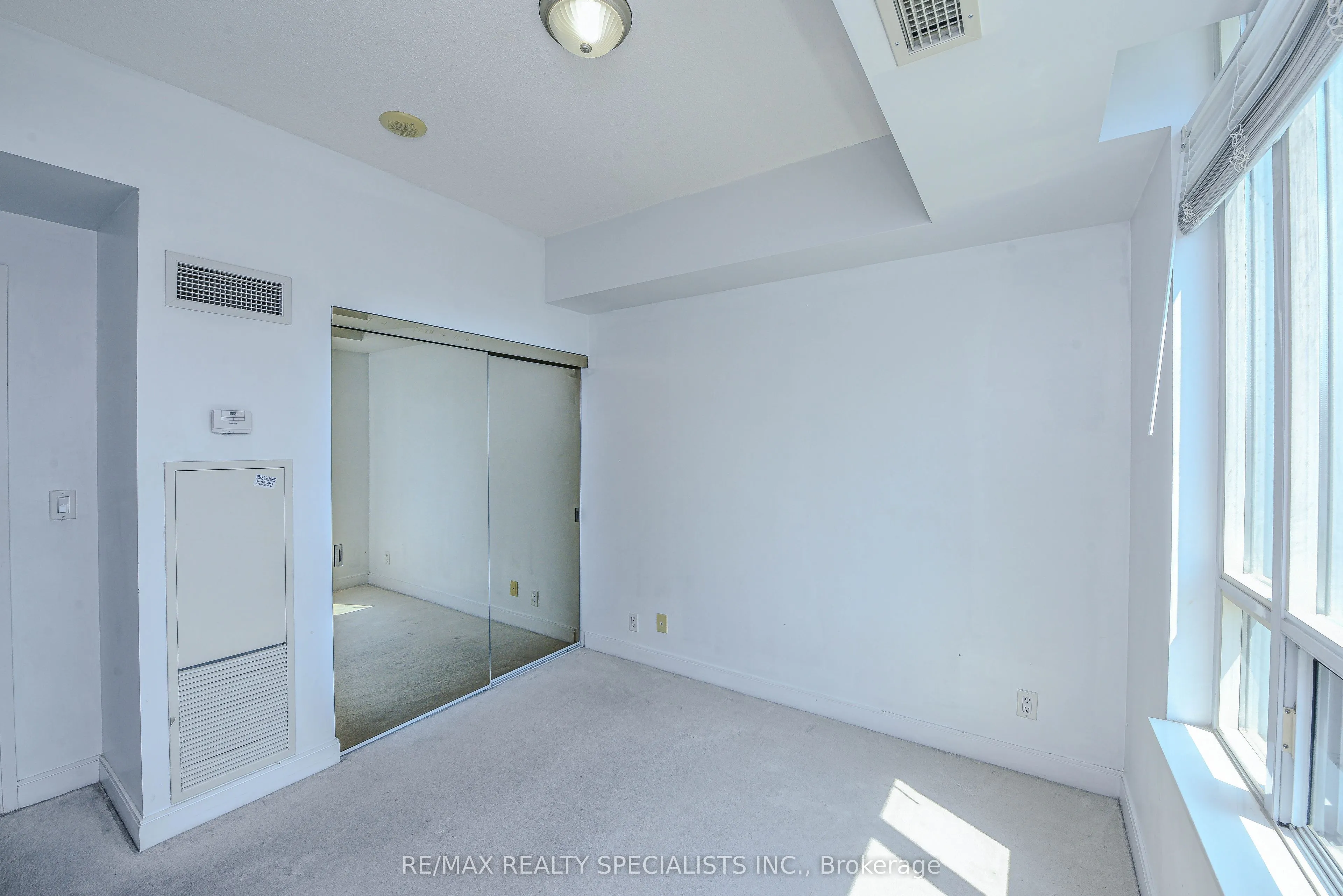 70 Absolute Avenue, #1206