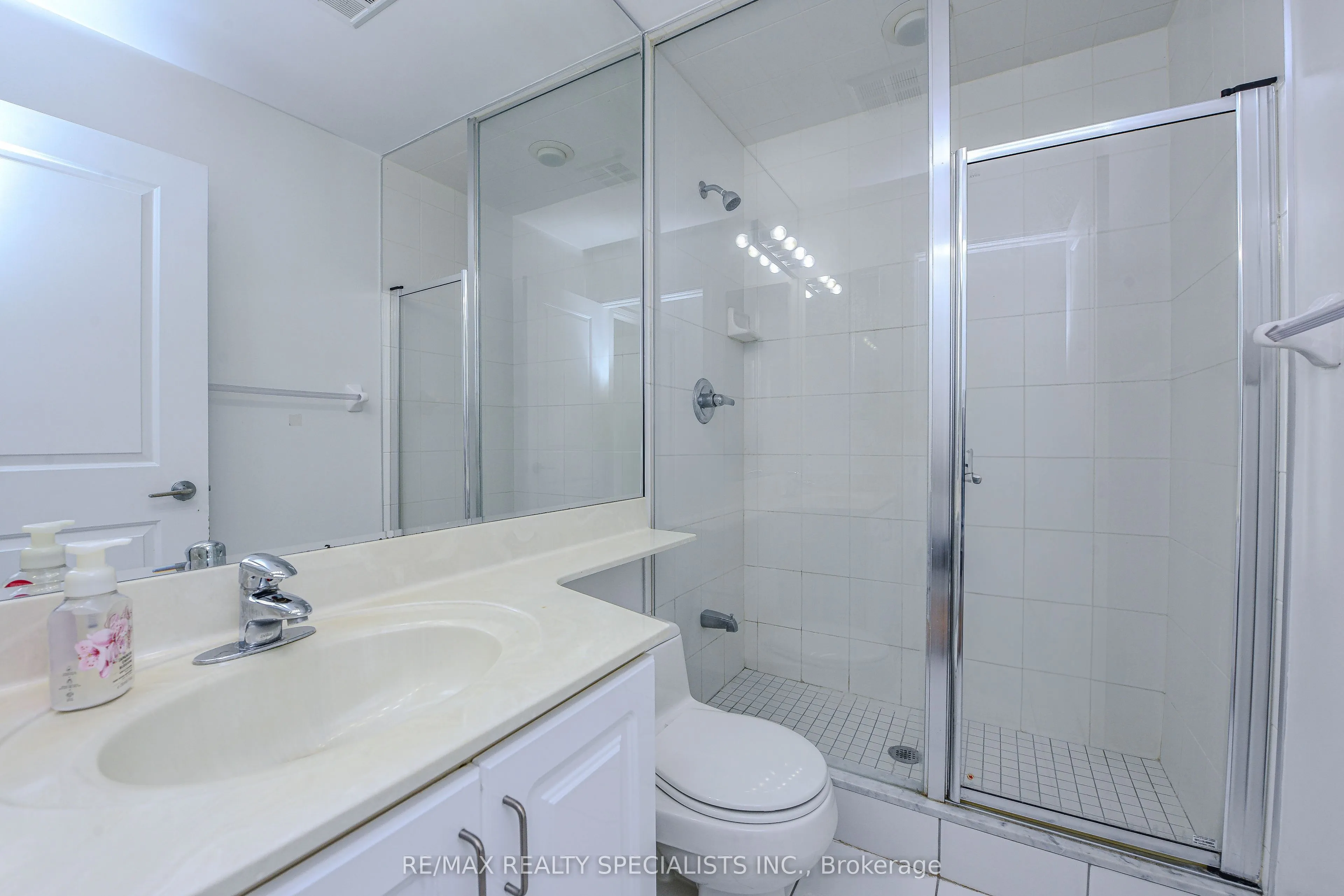 70 Absolute Avenue, #1206