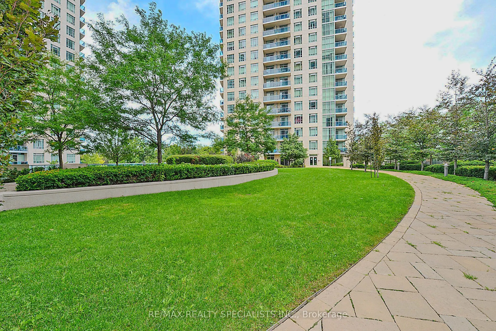 70 Absolute Avenue, #1206
