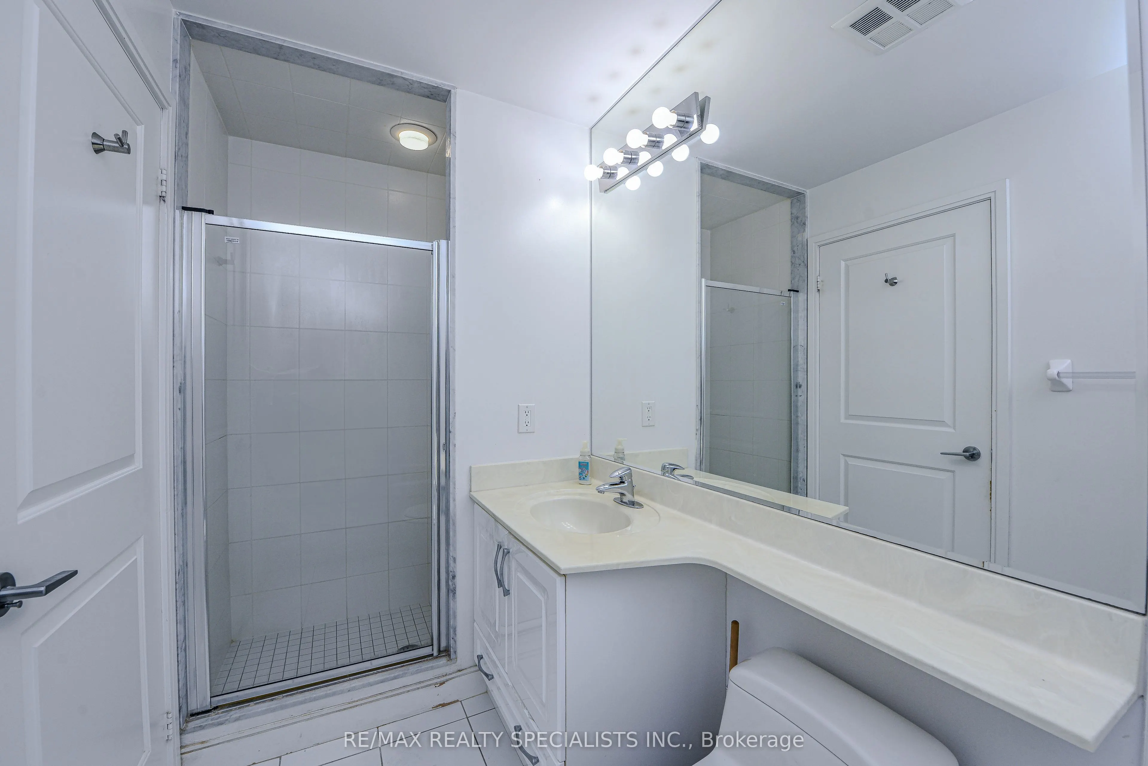 70 Absolute Avenue, #1206