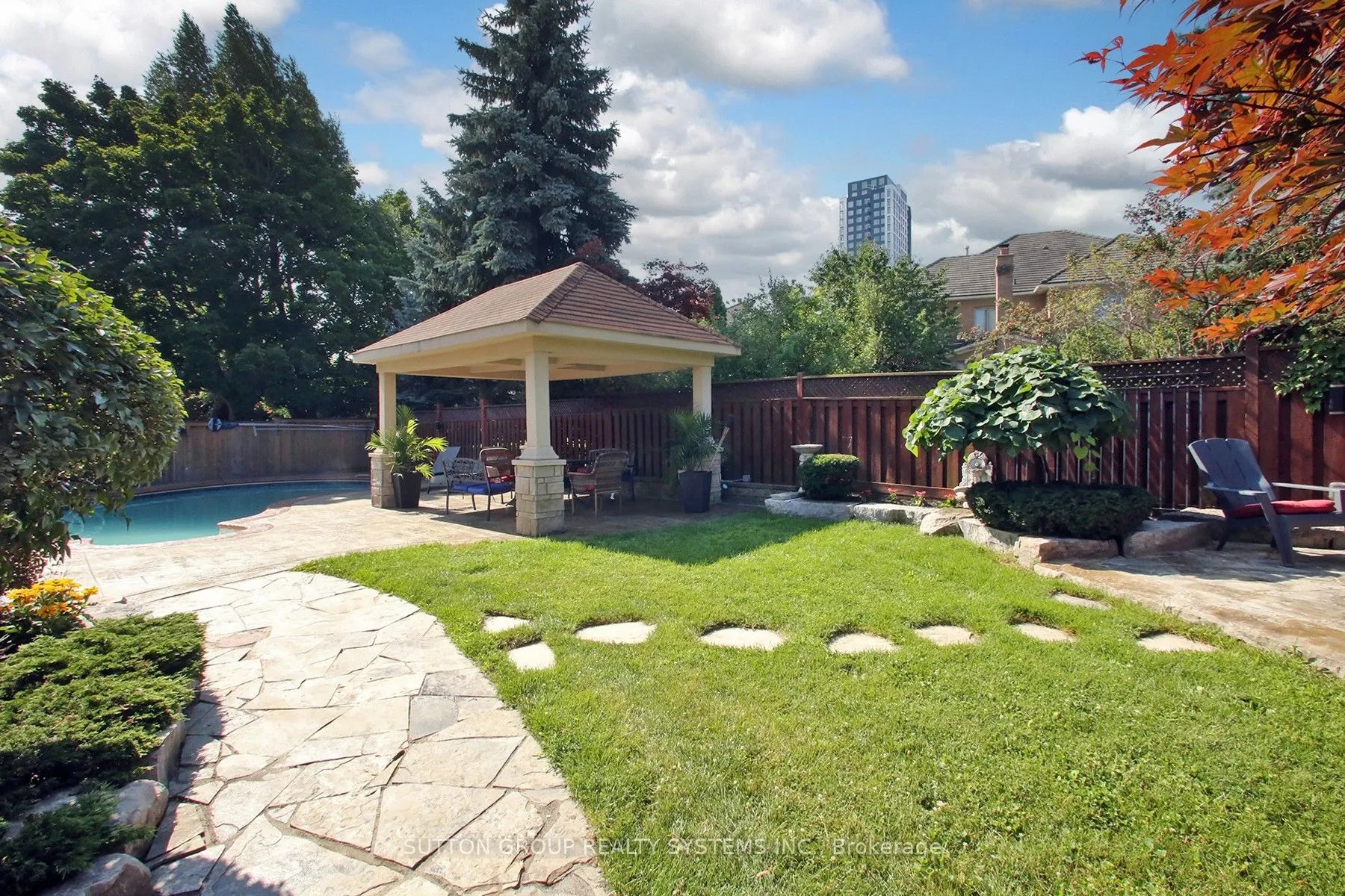 4873 Forest Hill Drive