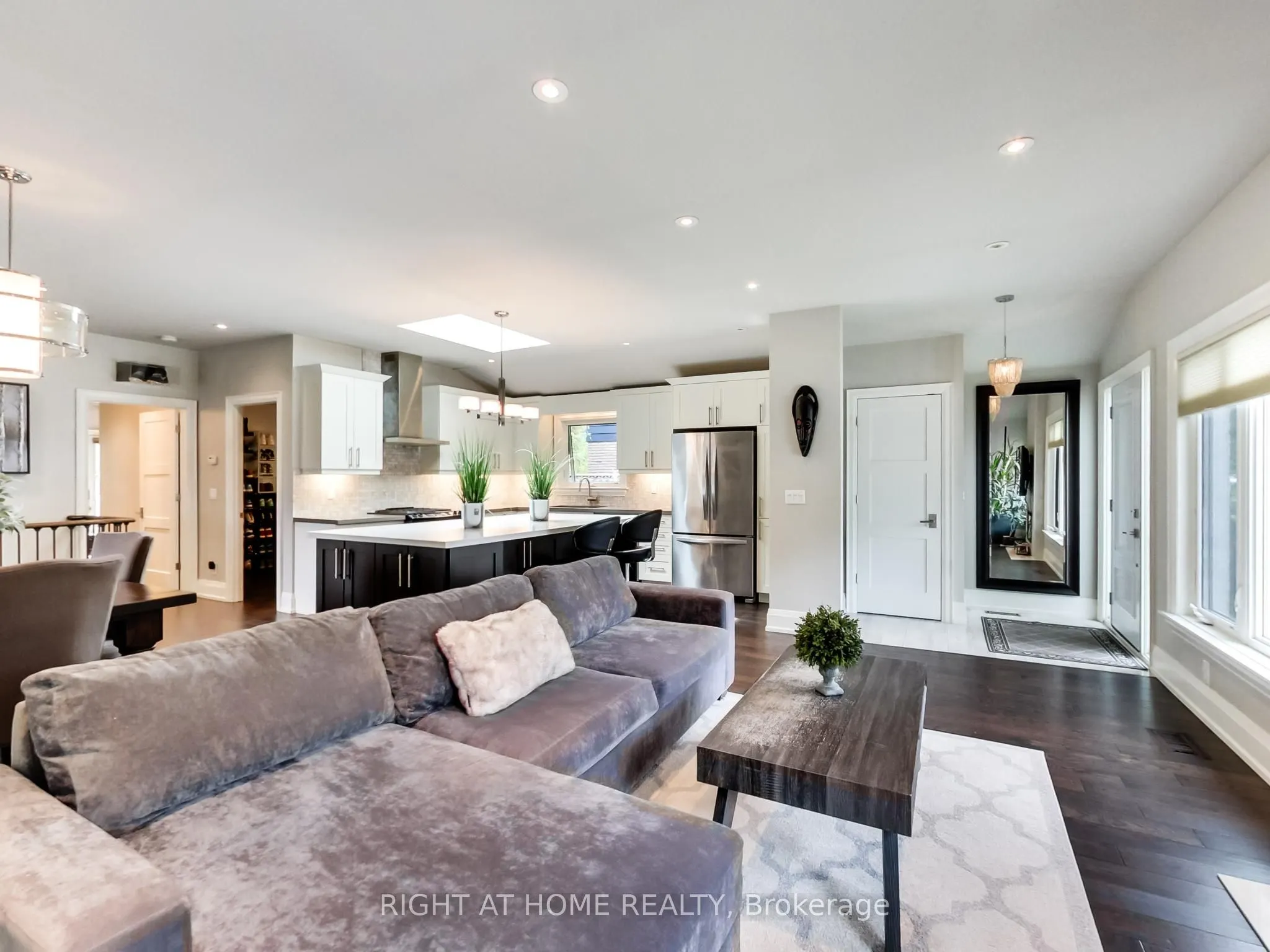 1816 Pattinson Crescent